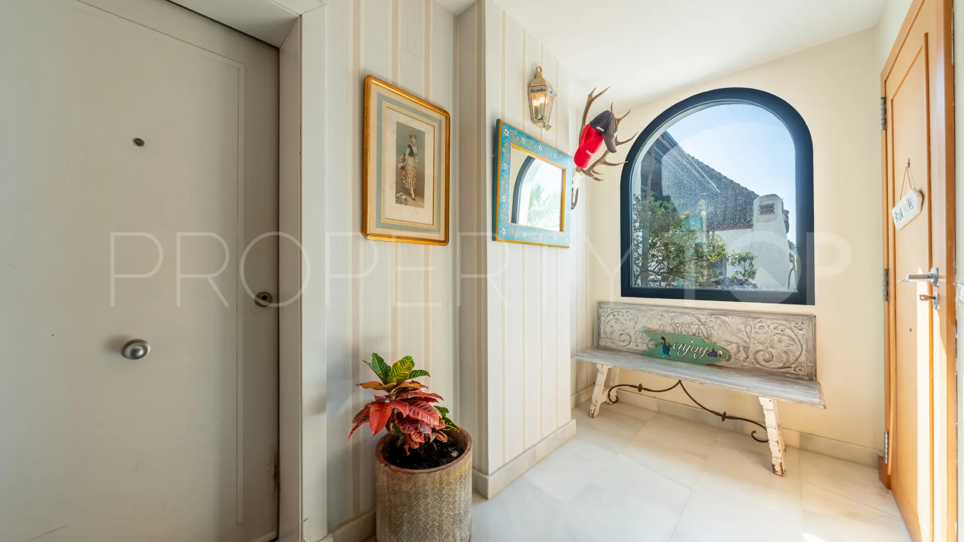 Comprar apartamento con 3 dormitorios en El Polo de Sotogrande