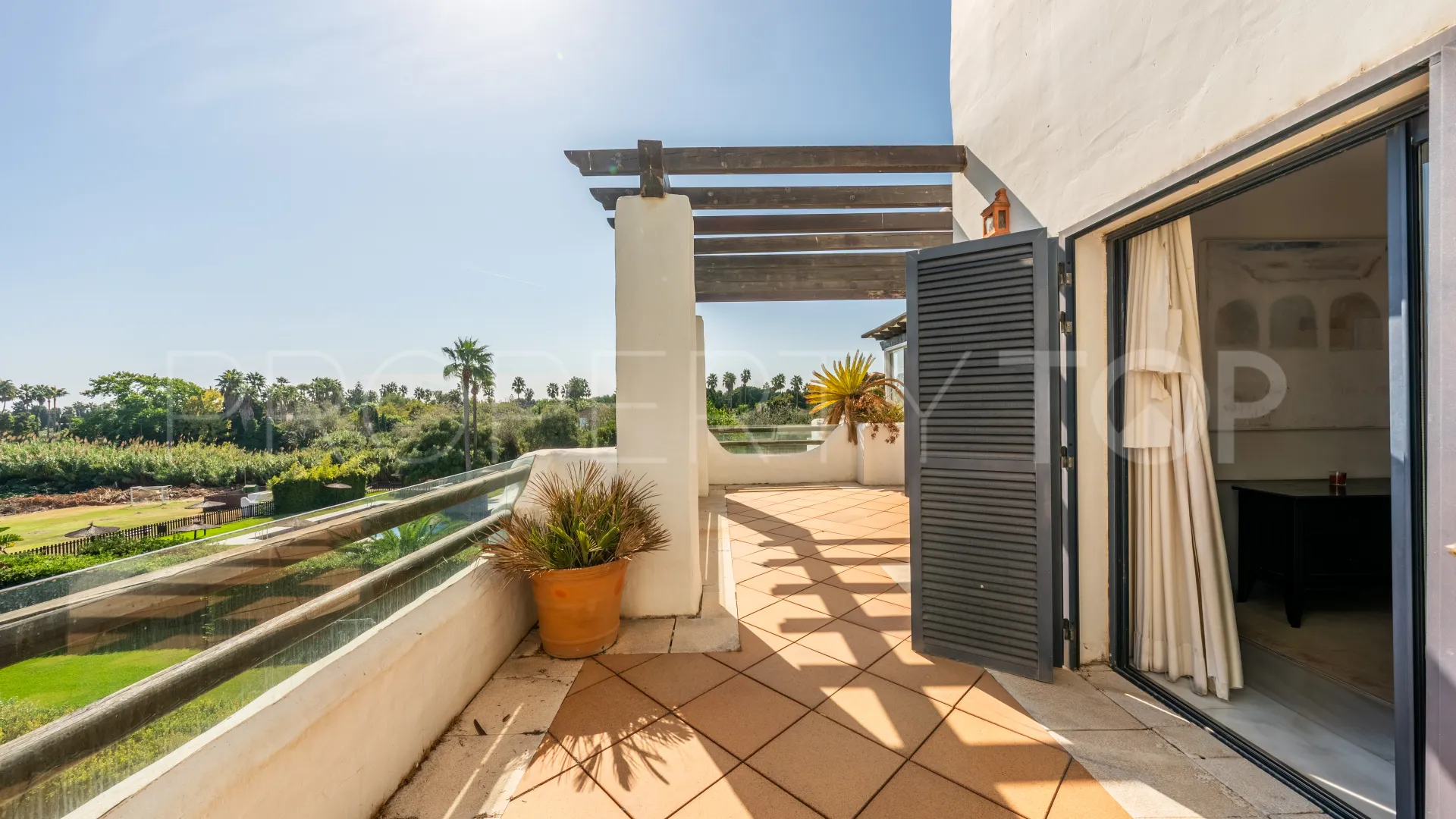Comprar apartamento con 3 dormitorios en El Polo de Sotogrande