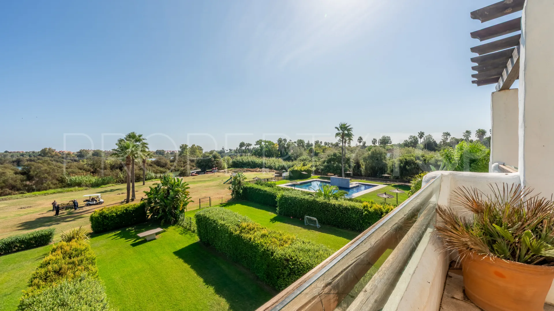 Comprar apartamento con 3 dormitorios en El Polo de Sotogrande