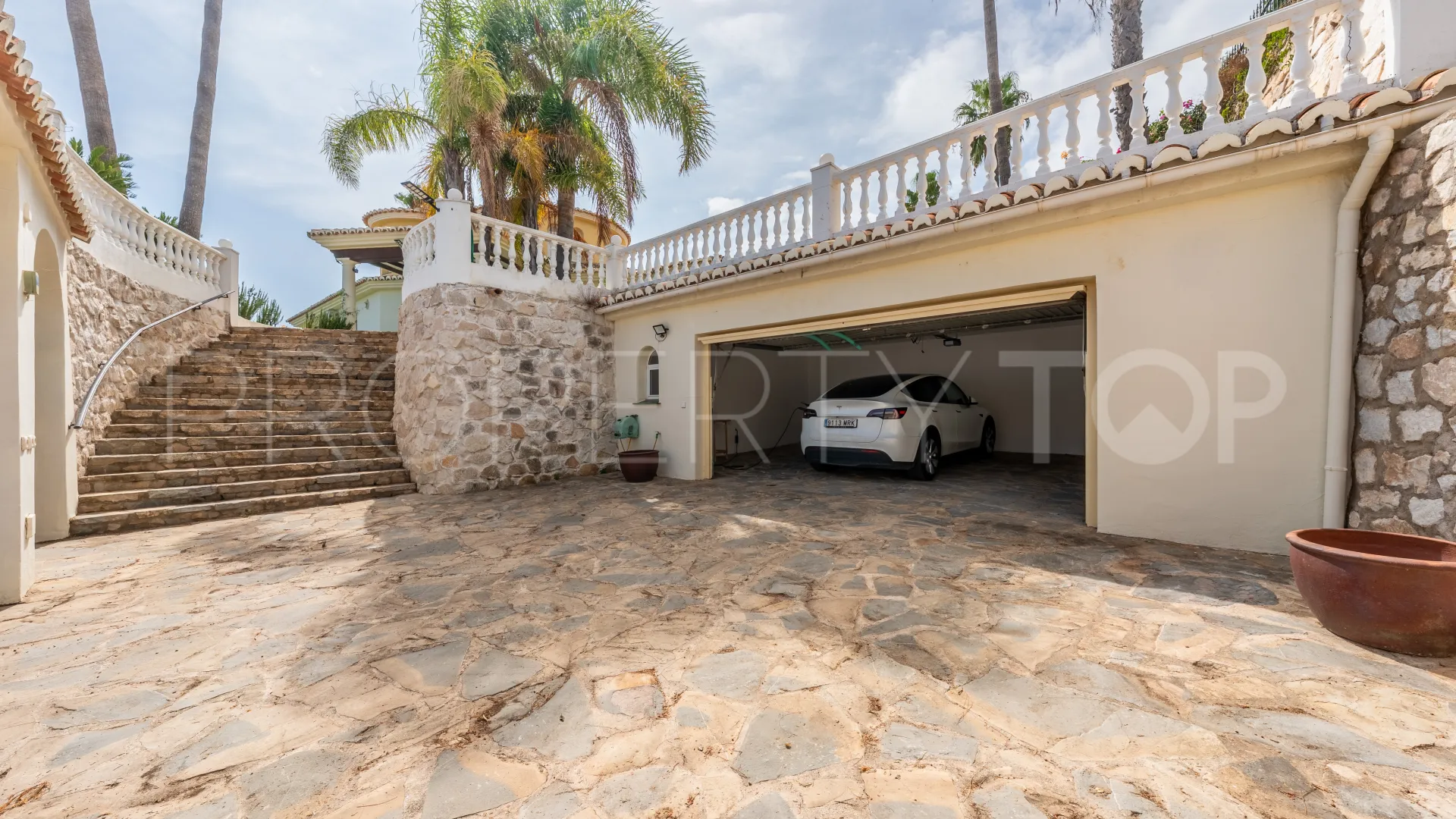 5 bedrooms villa in Mijas Costa for sale