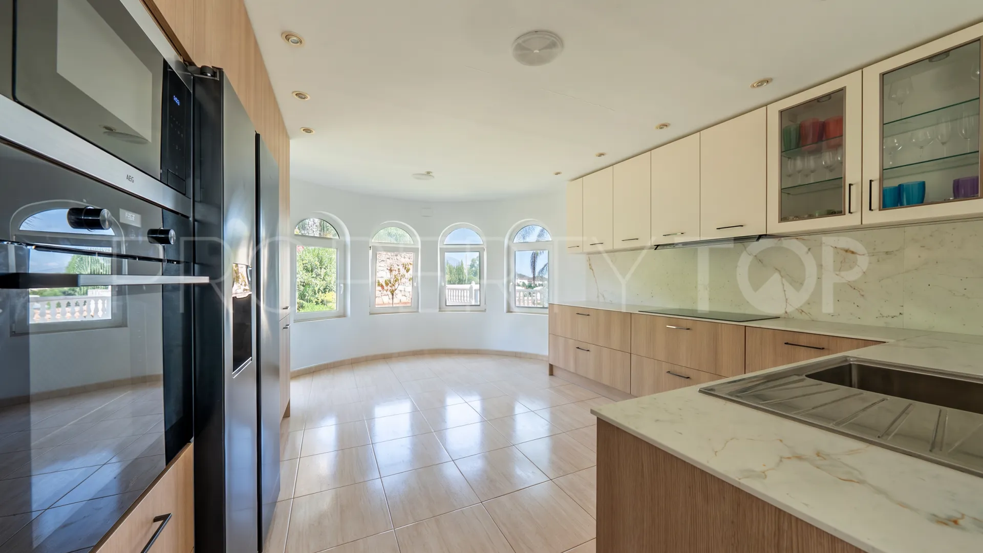 5 bedrooms villa in Mijas Costa for sale