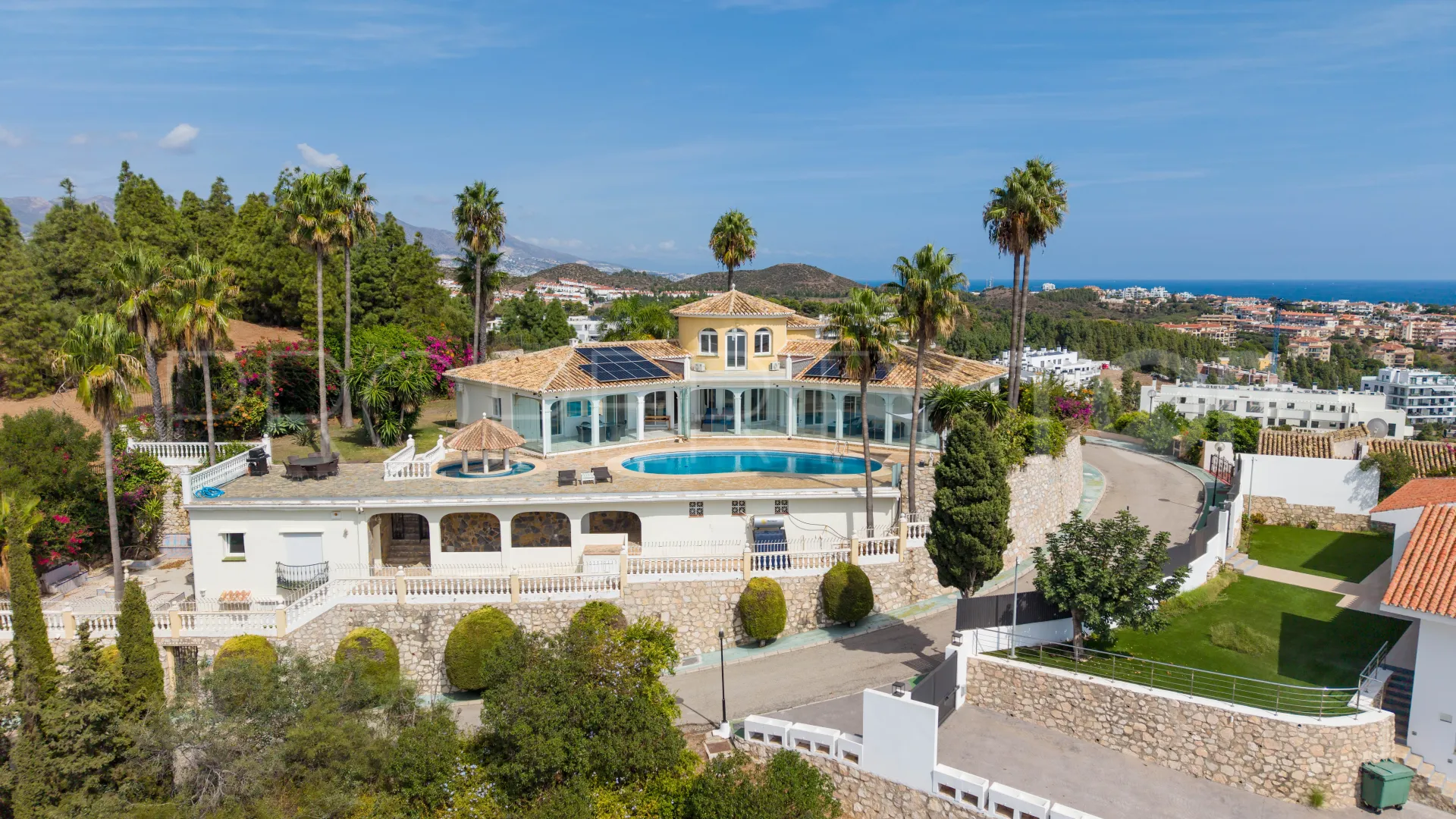 5 bedrooms villa in Mijas Costa for sale