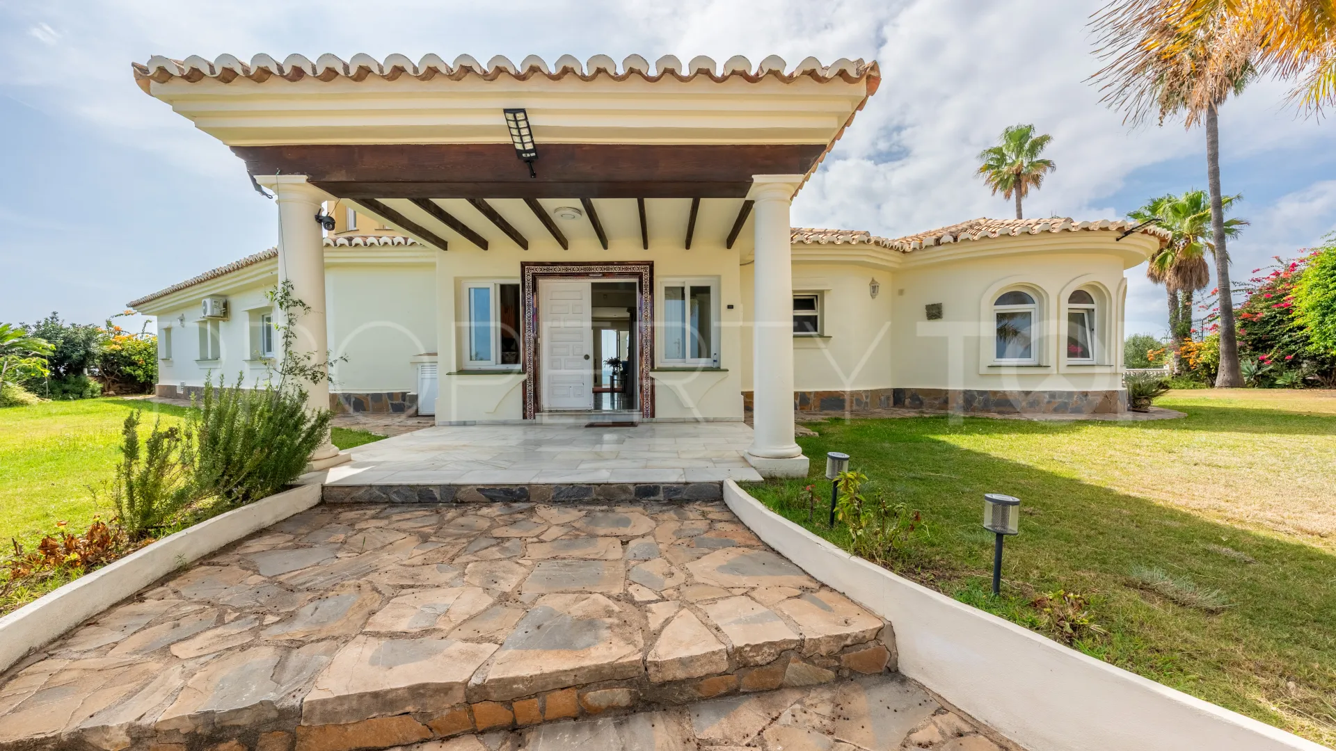 5 bedrooms villa in Mijas Costa for sale
