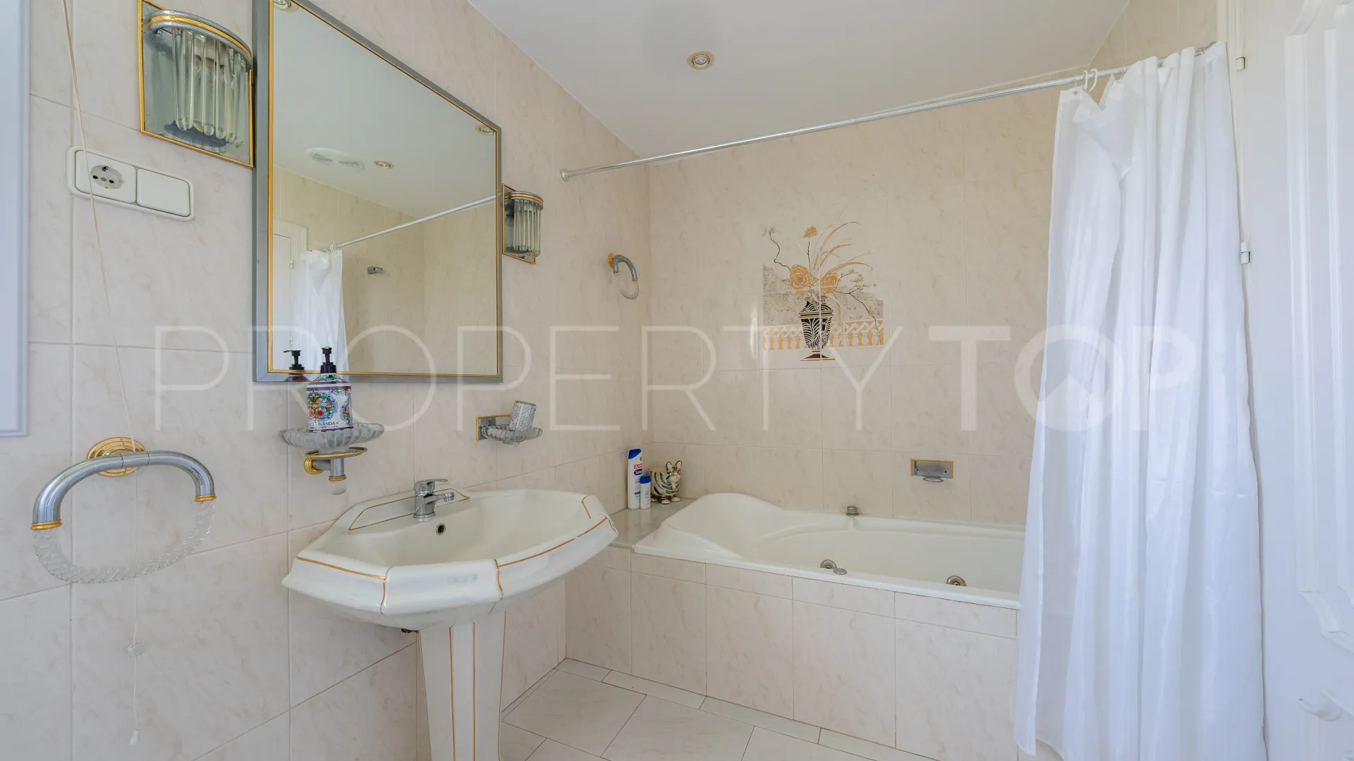 5 bedrooms villa in Mijas Costa for sale
