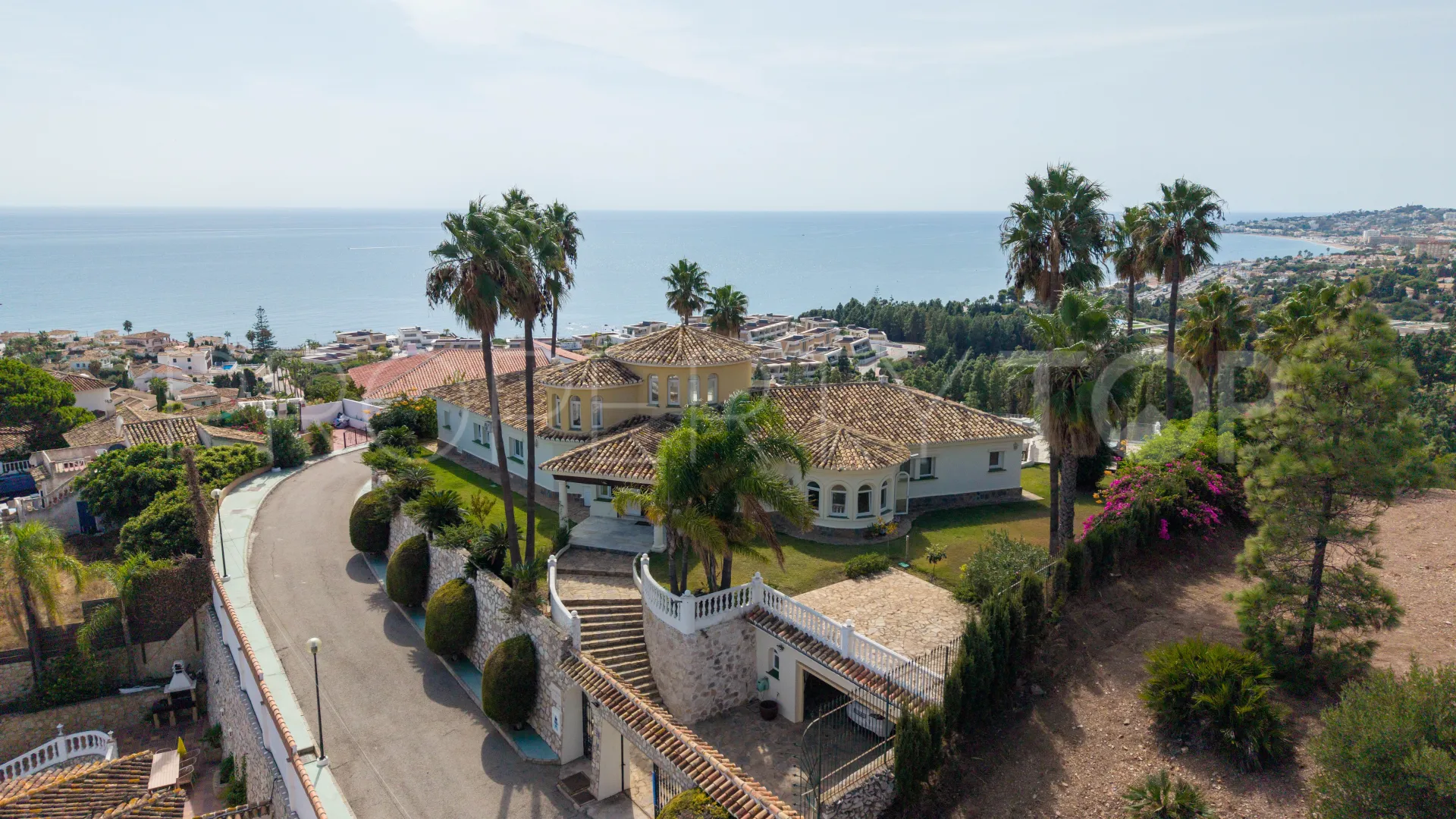 5 bedrooms villa in Mijas Costa for sale