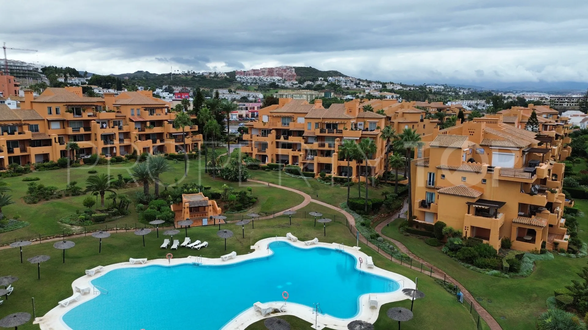 For sale ground floor apartment in La Duquesa