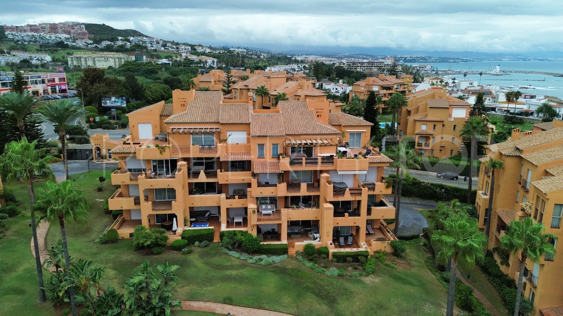 For sale ground floor apartment in La Duquesa