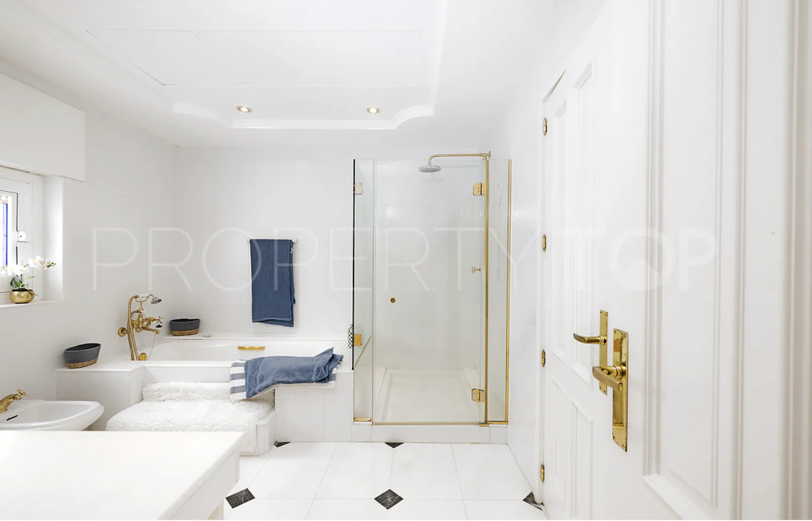4 bedrooms penthouse for sale in Sotogrande Marina
