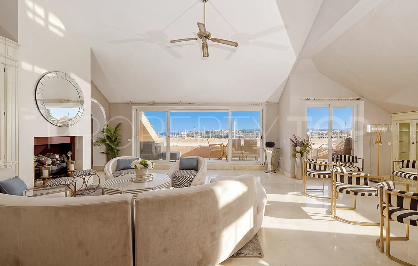 4 bedrooms penthouse for sale in Sotogrande Marina