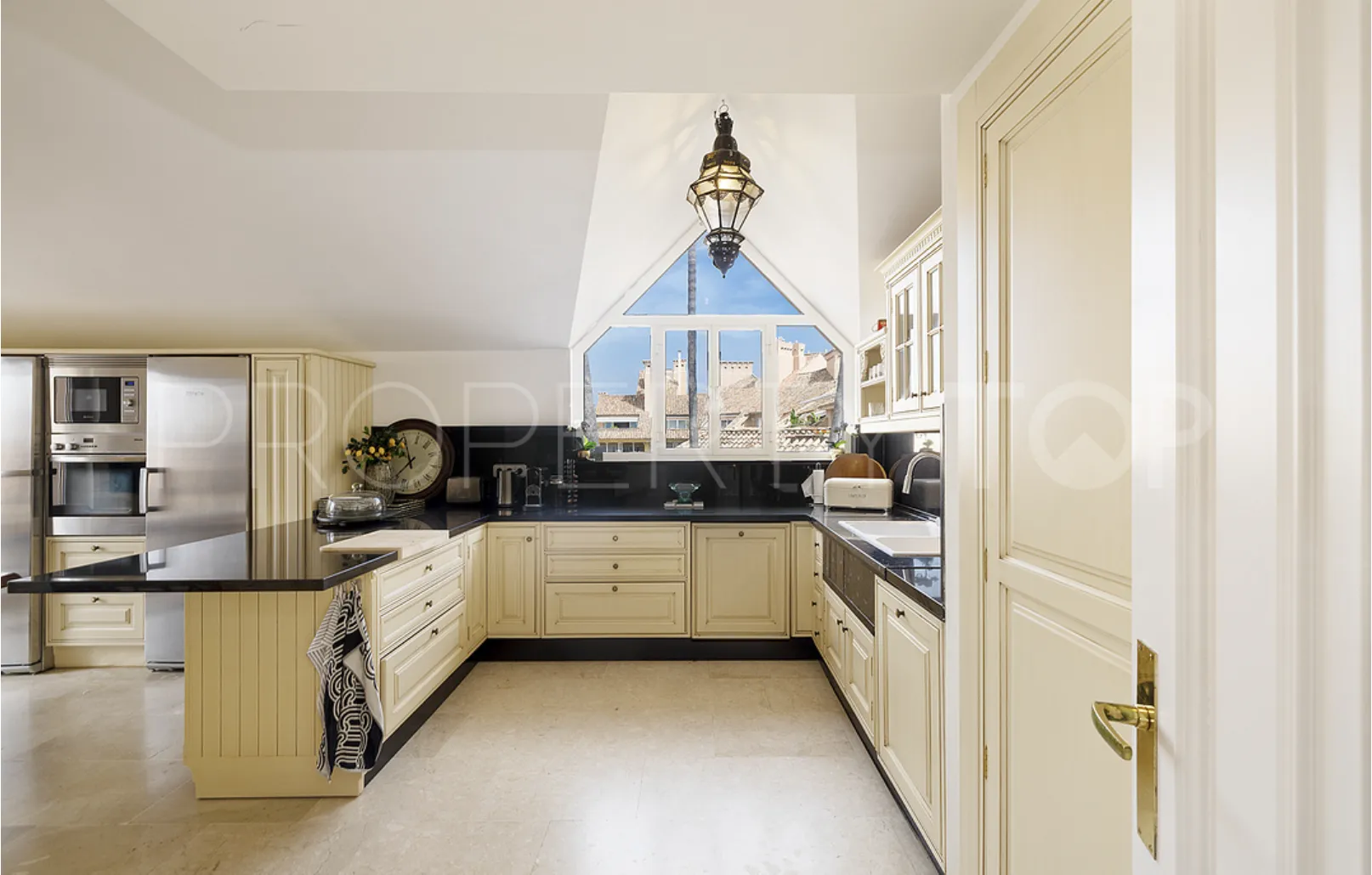 4 bedrooms penthouse for sale in Sotogrande Marina