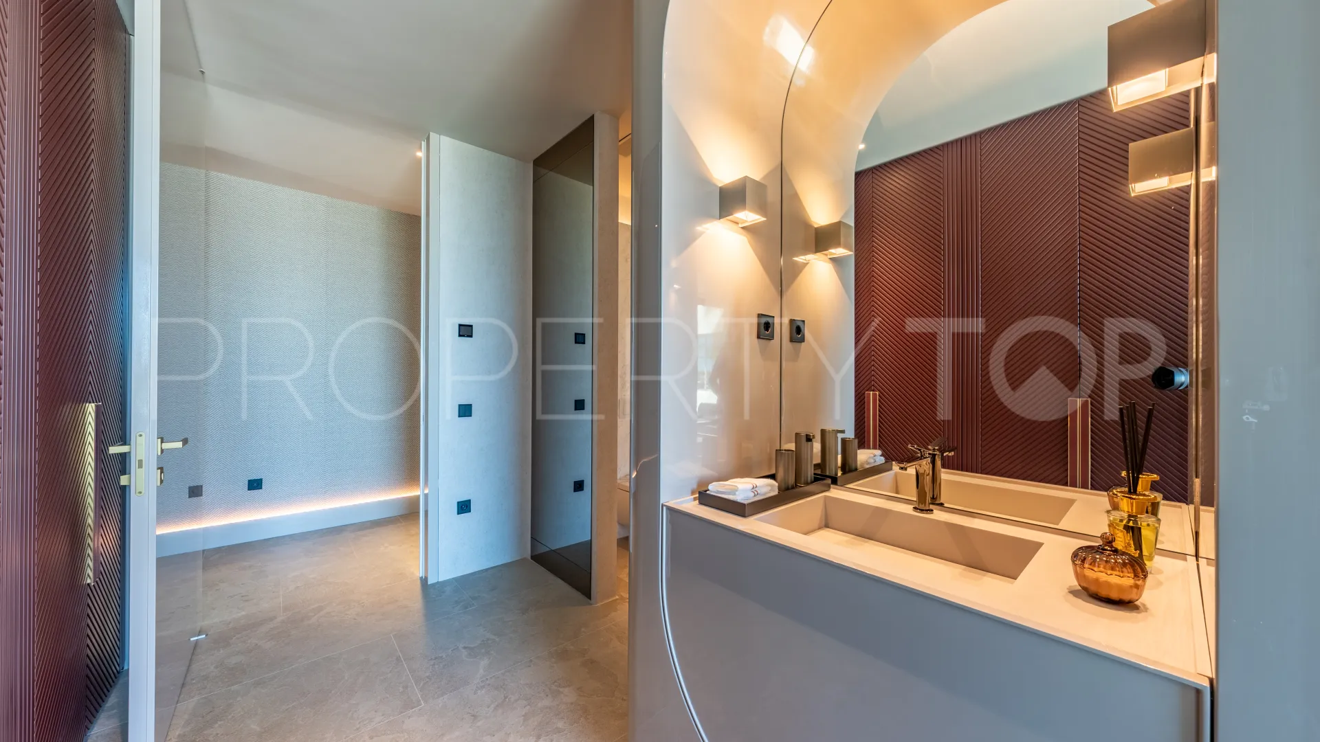 For sale La Reserva 6 bedrooms house
