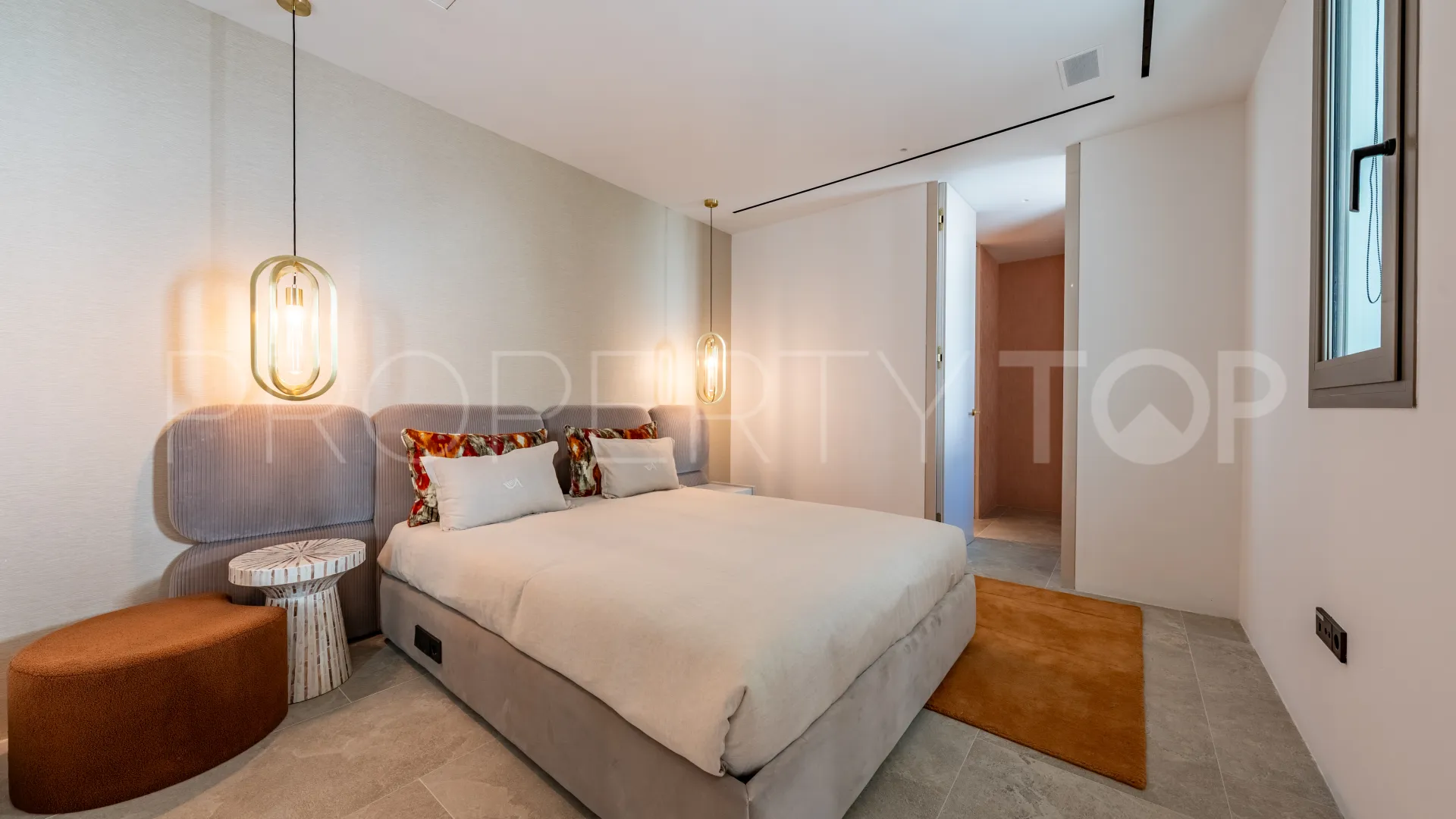 For sale La Reserva 6 bedrooms house