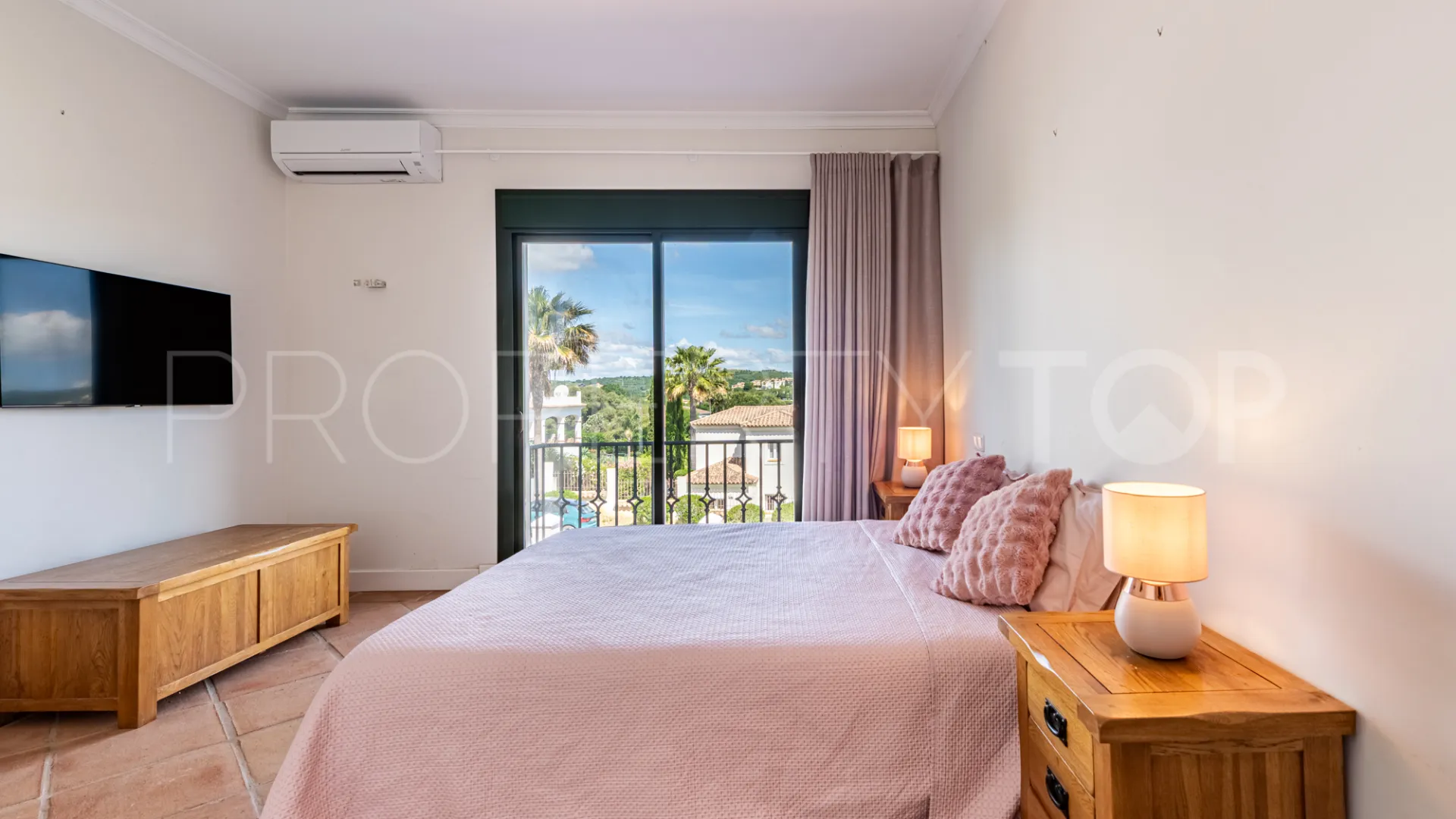 Villa with 4 bedrooms for sale in Zona F