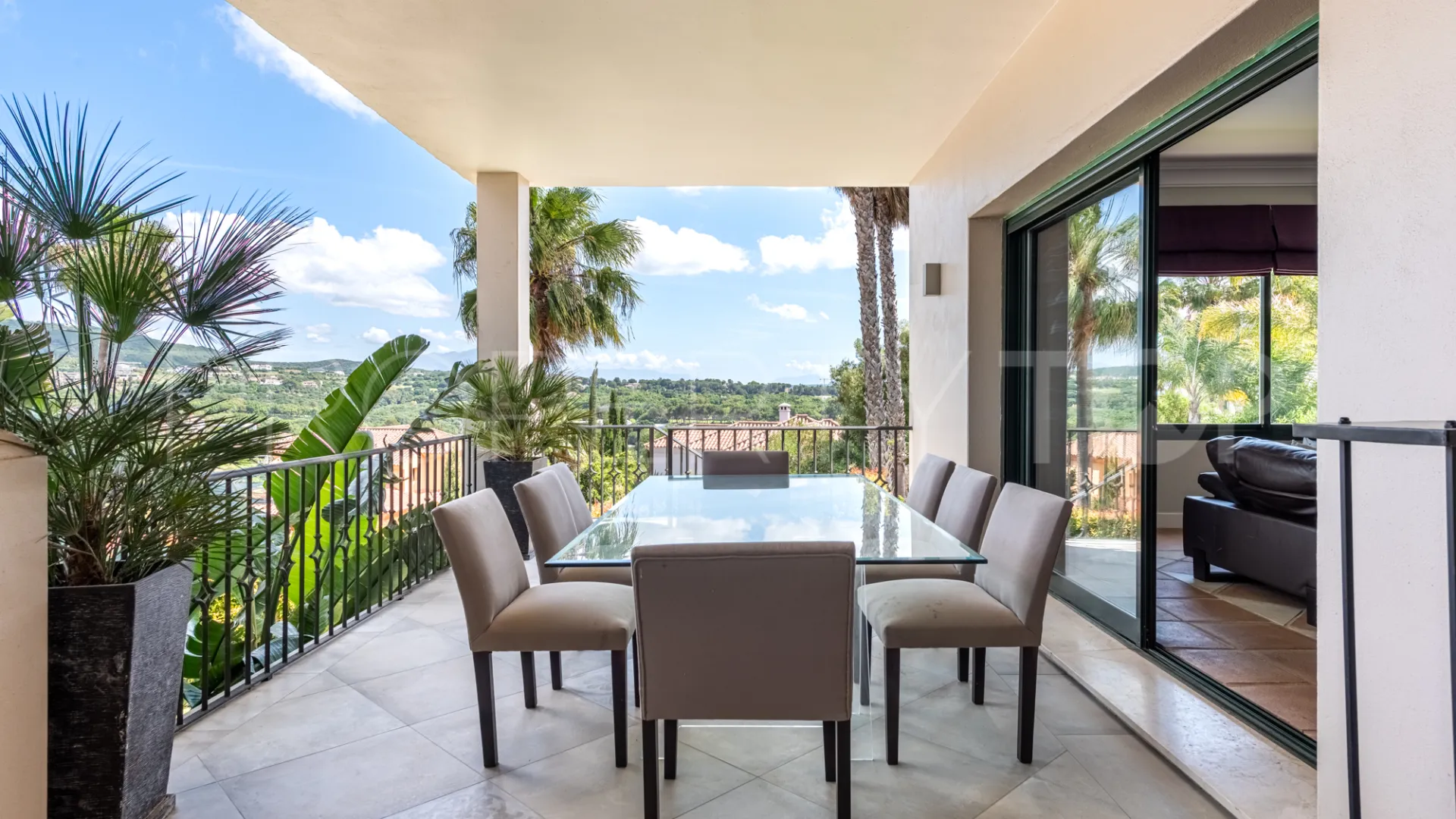 Villa with 4 bedrooms for sale in Zona F