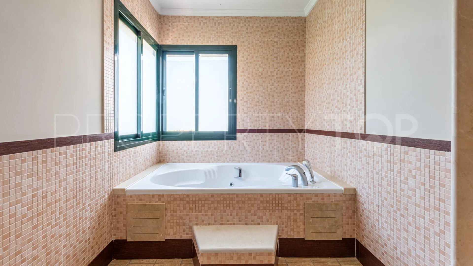 Villa with 4 bedrooms for sale in Zona F