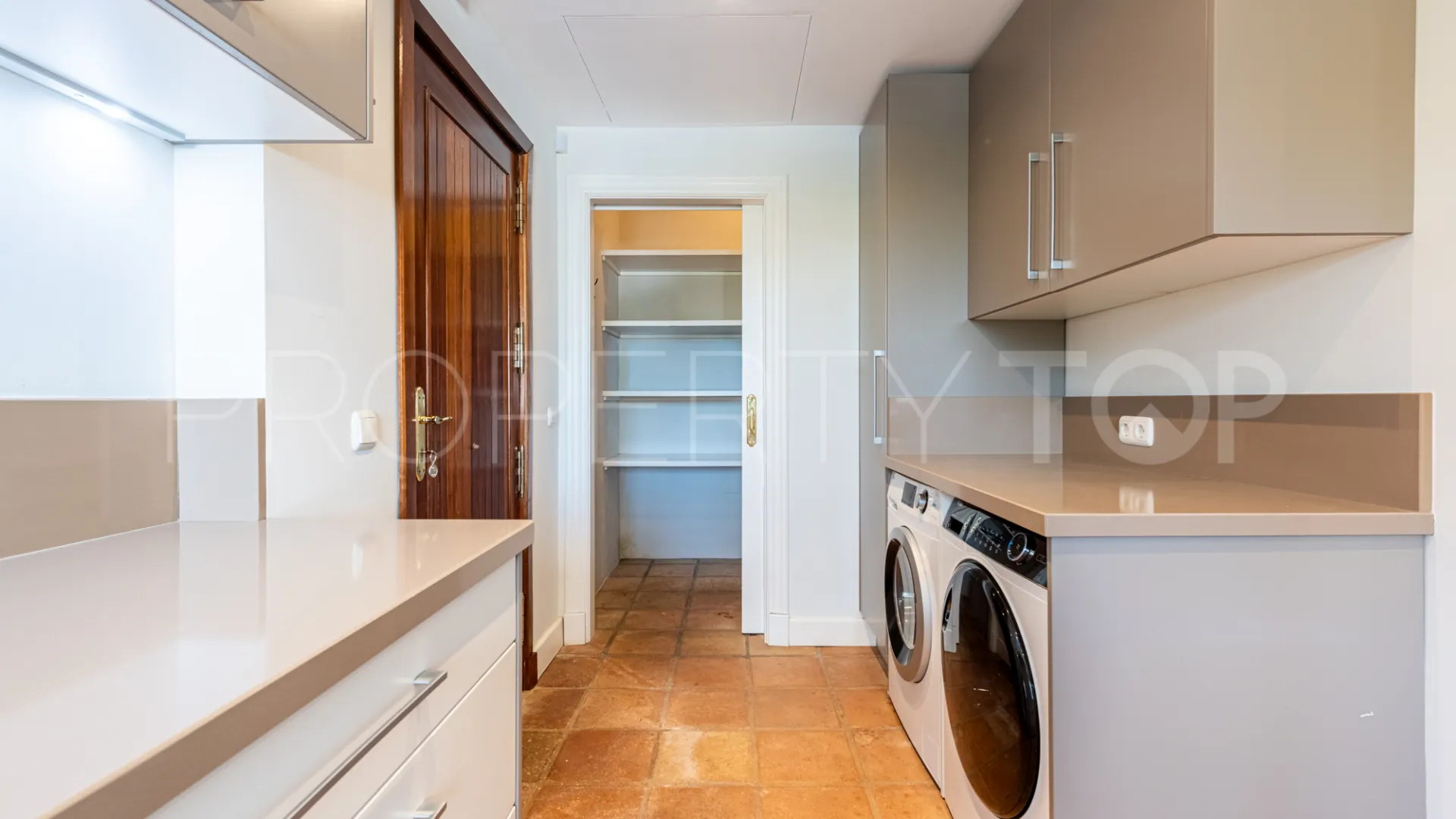 Villa with 4 bedrooms for sale in Zona F
