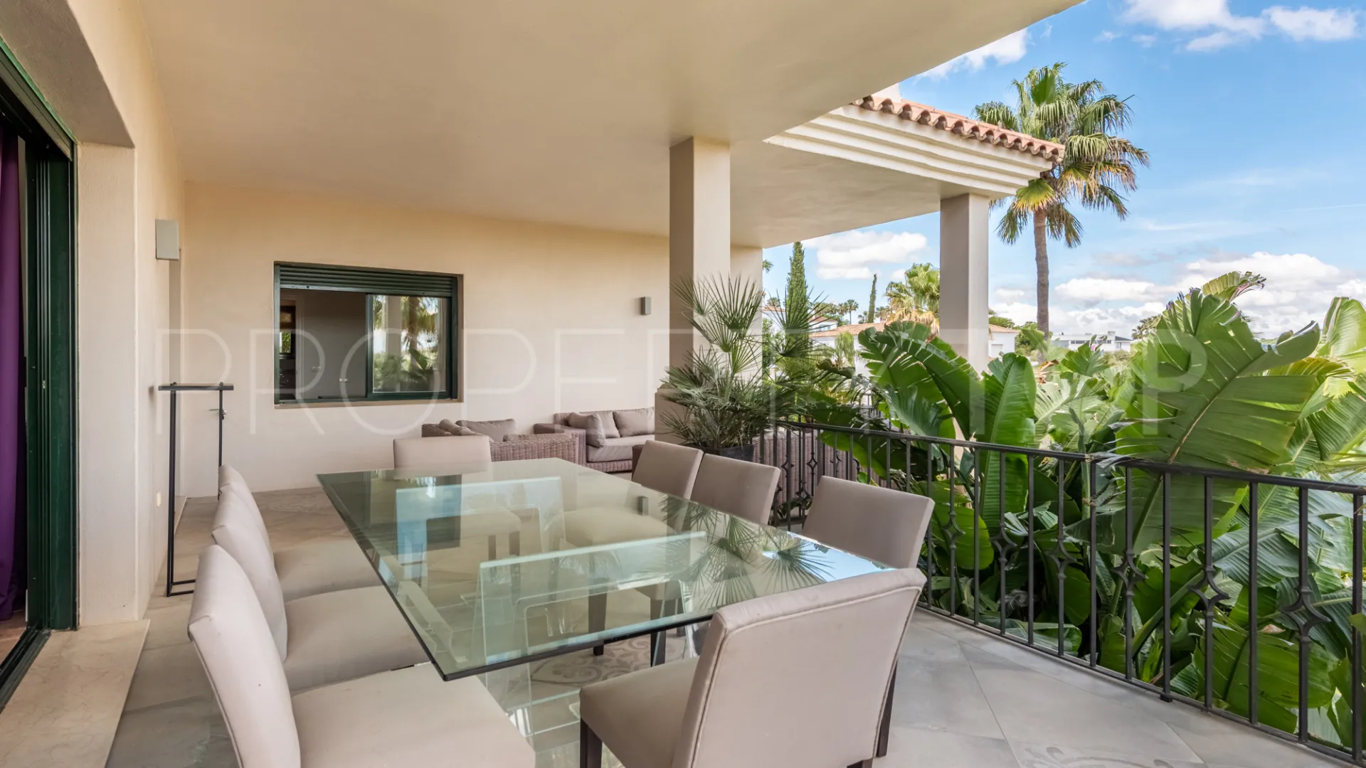 Villa with 4 bedrooms for sale in Zona F