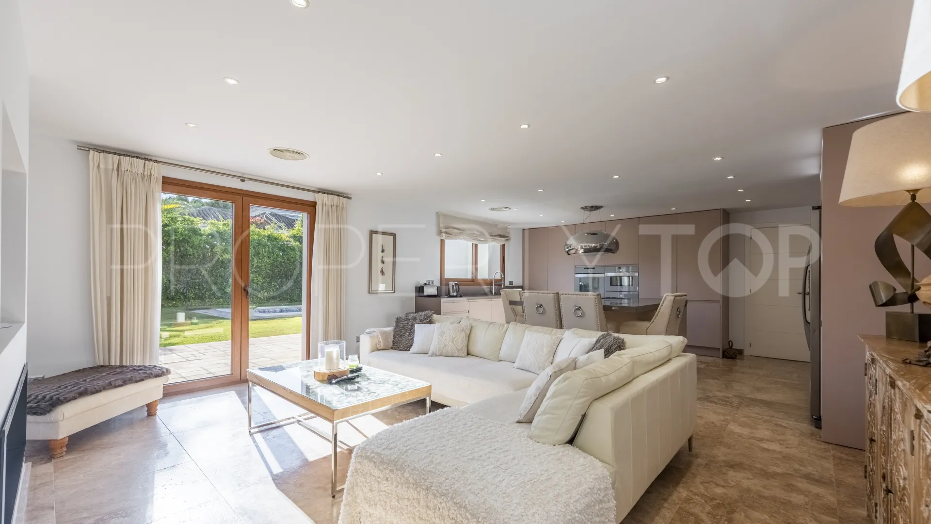 For sale villa in Zona B