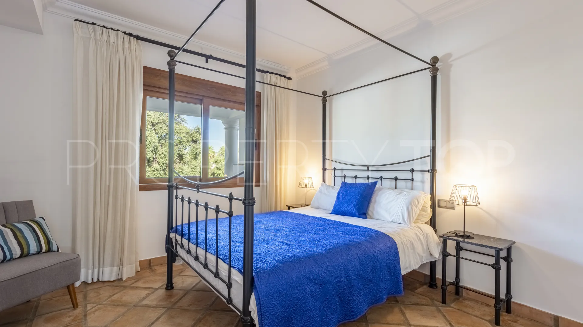 For sale villa in Zona B