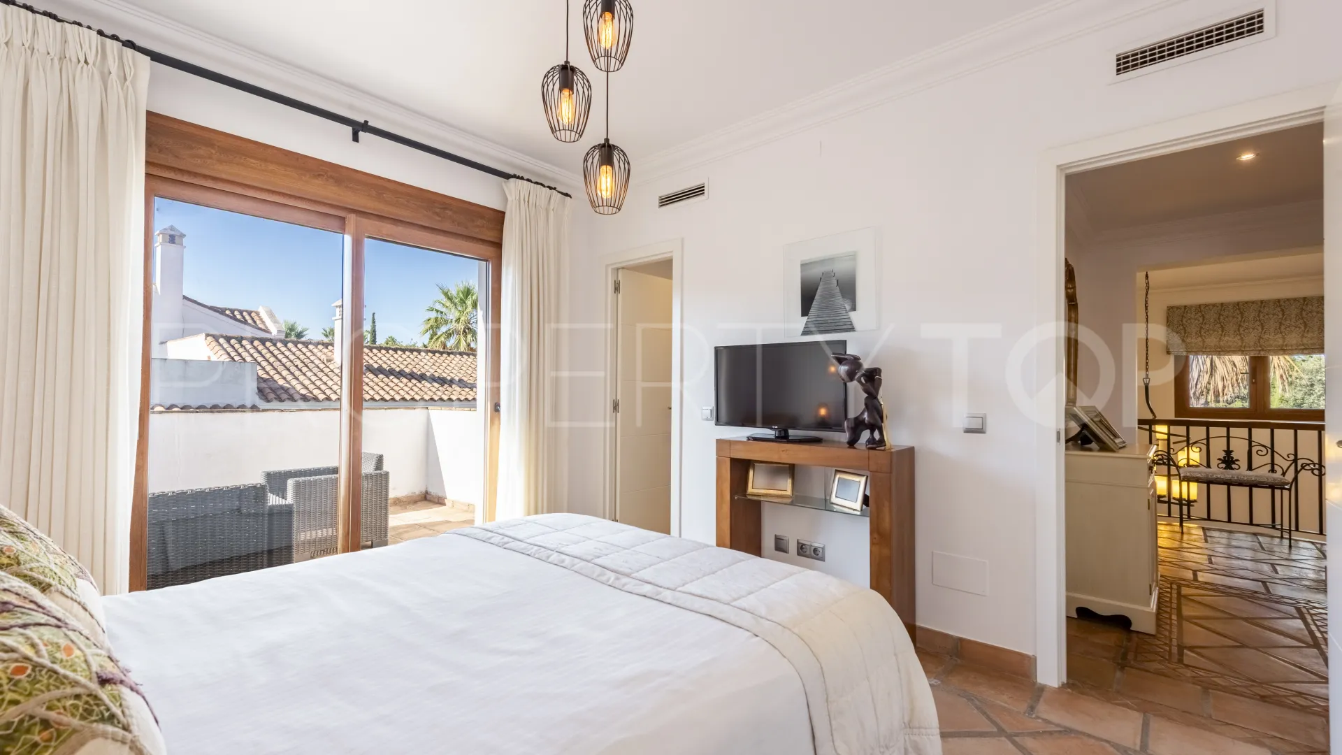 For sale villa in Zona B
