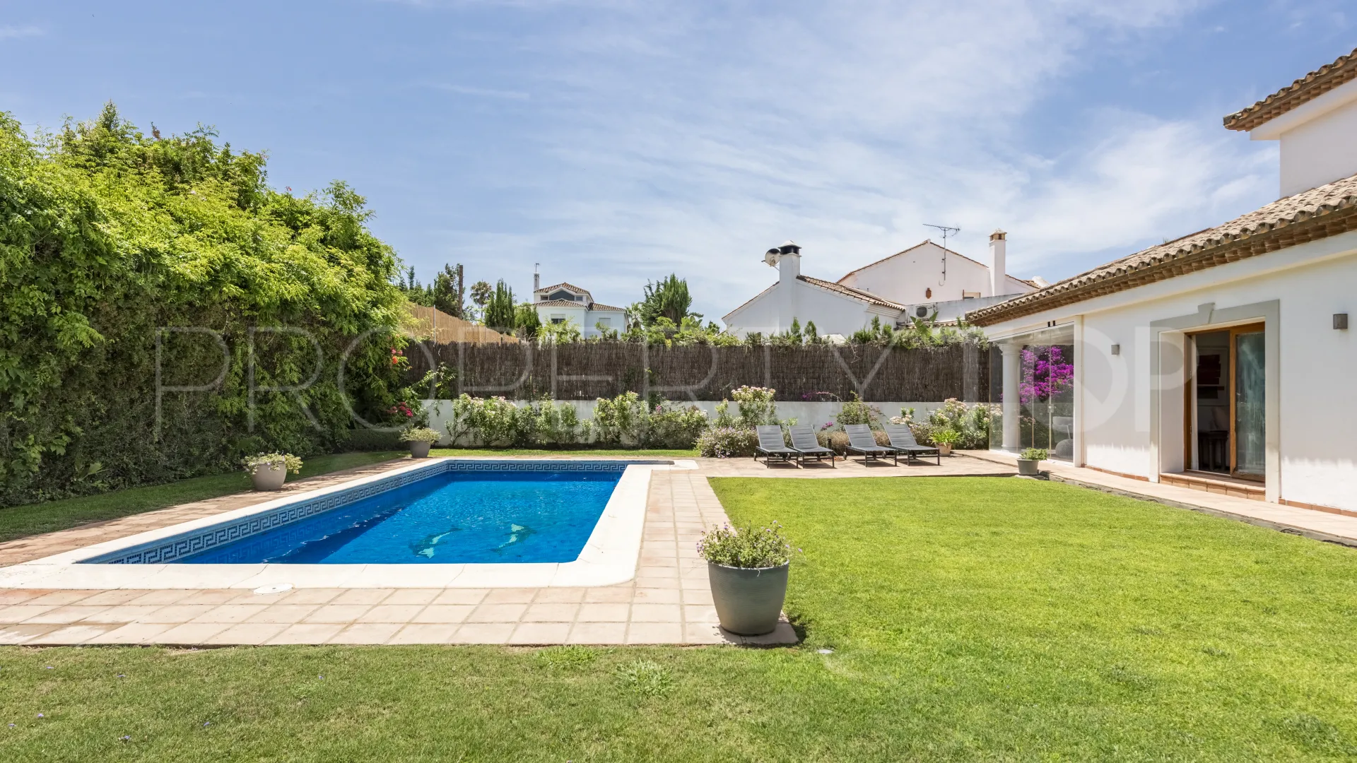 For sale villa in Zona B
