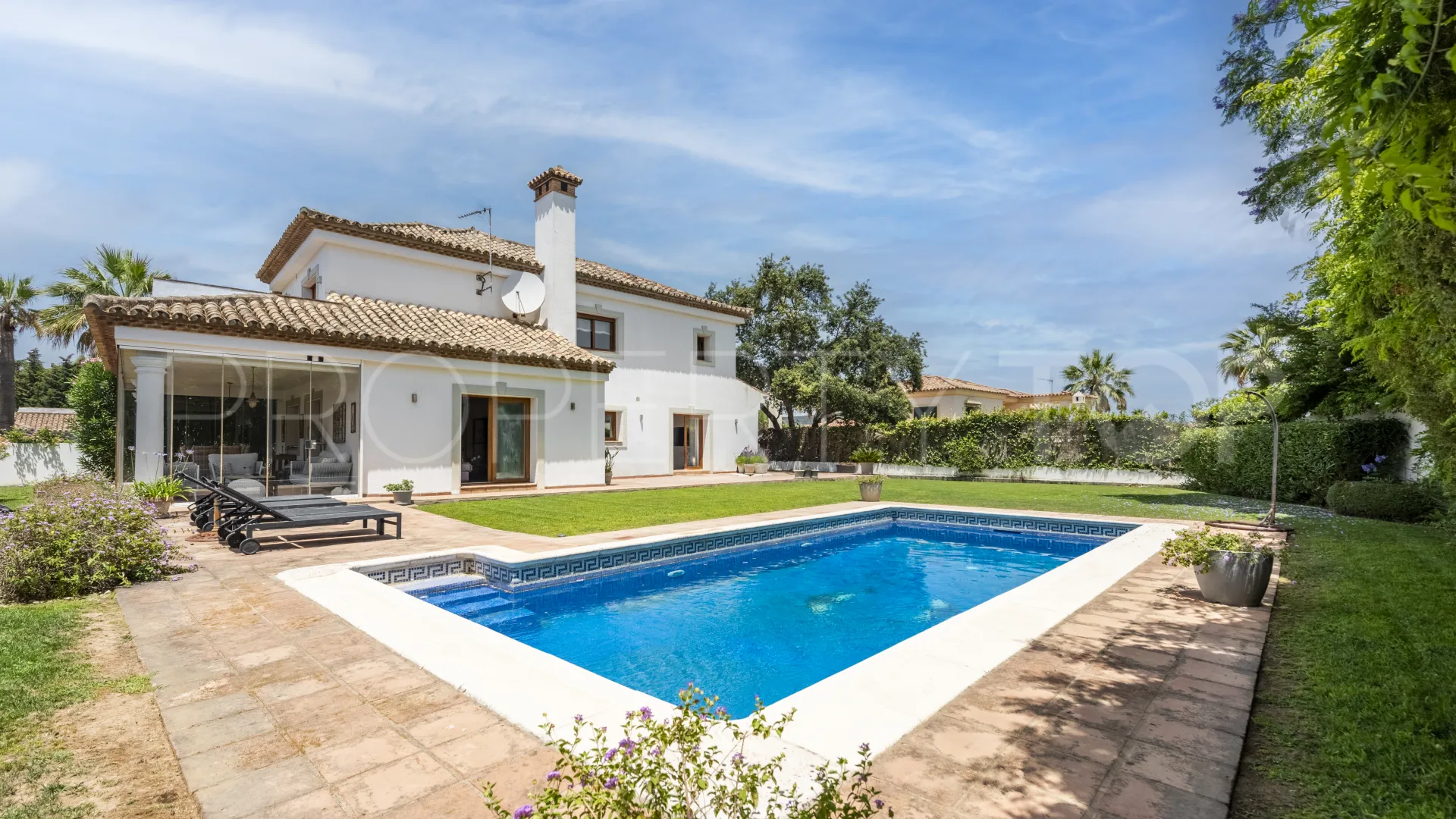 For sale villa in Zona B