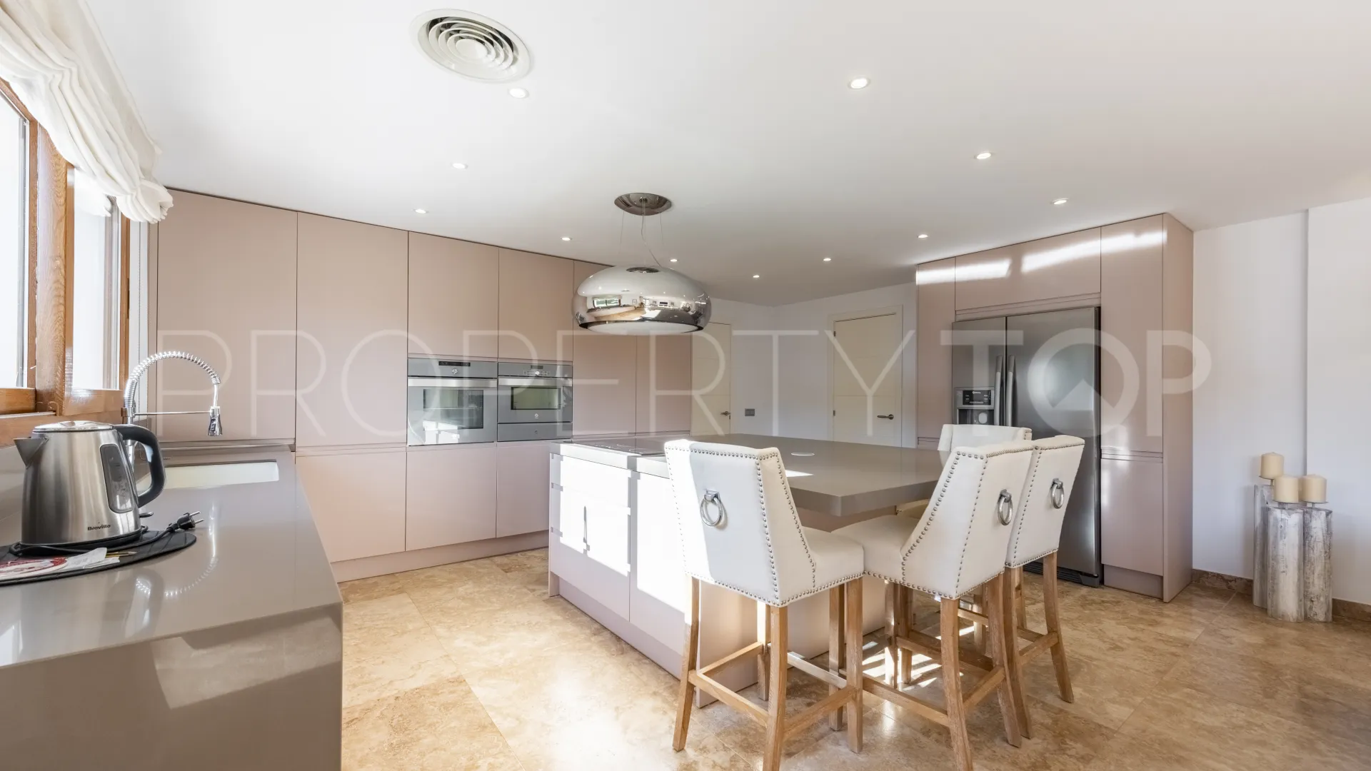 For sale villa in Zona B