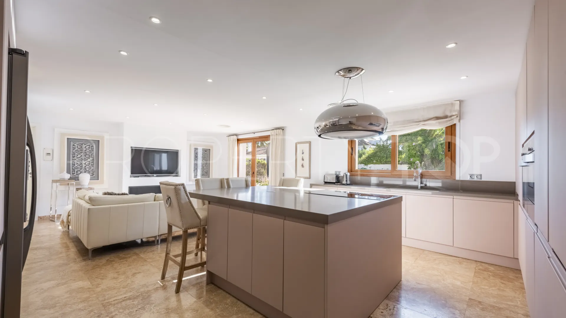For sale villa in Zona B