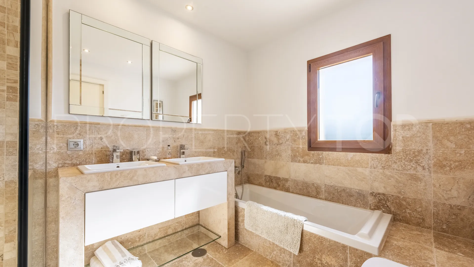 For sale villa in Zona B