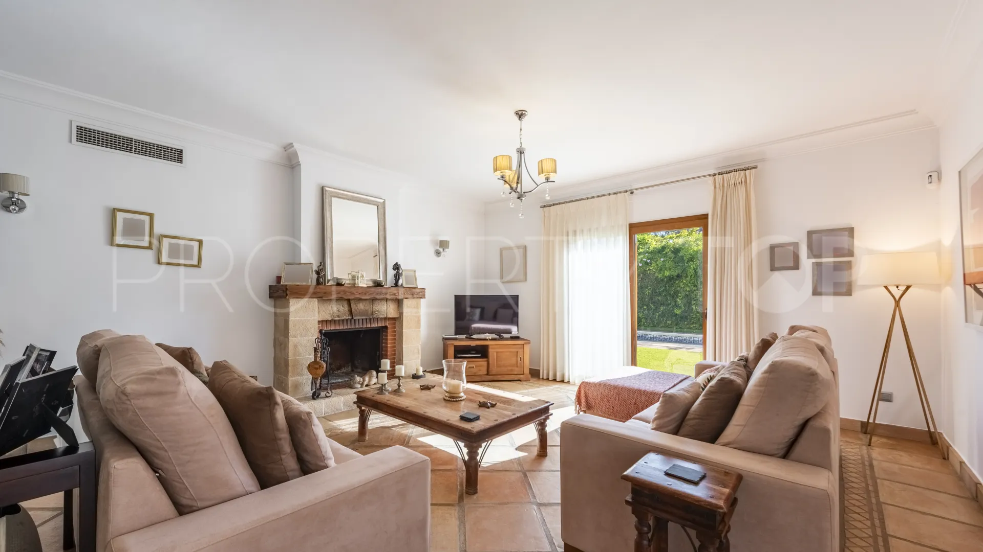 For sale villa in Zona B