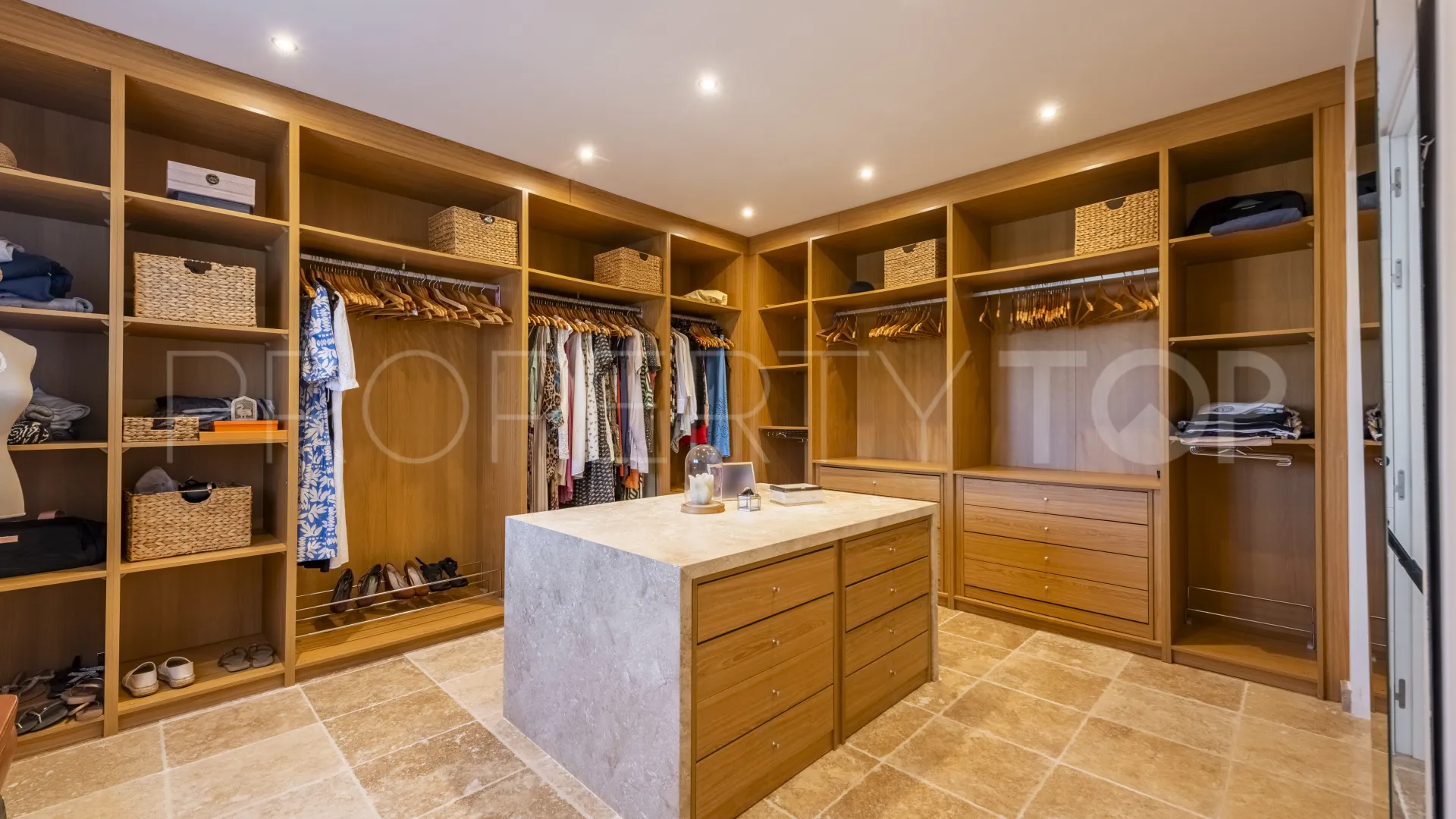 For sale villa in Zona B