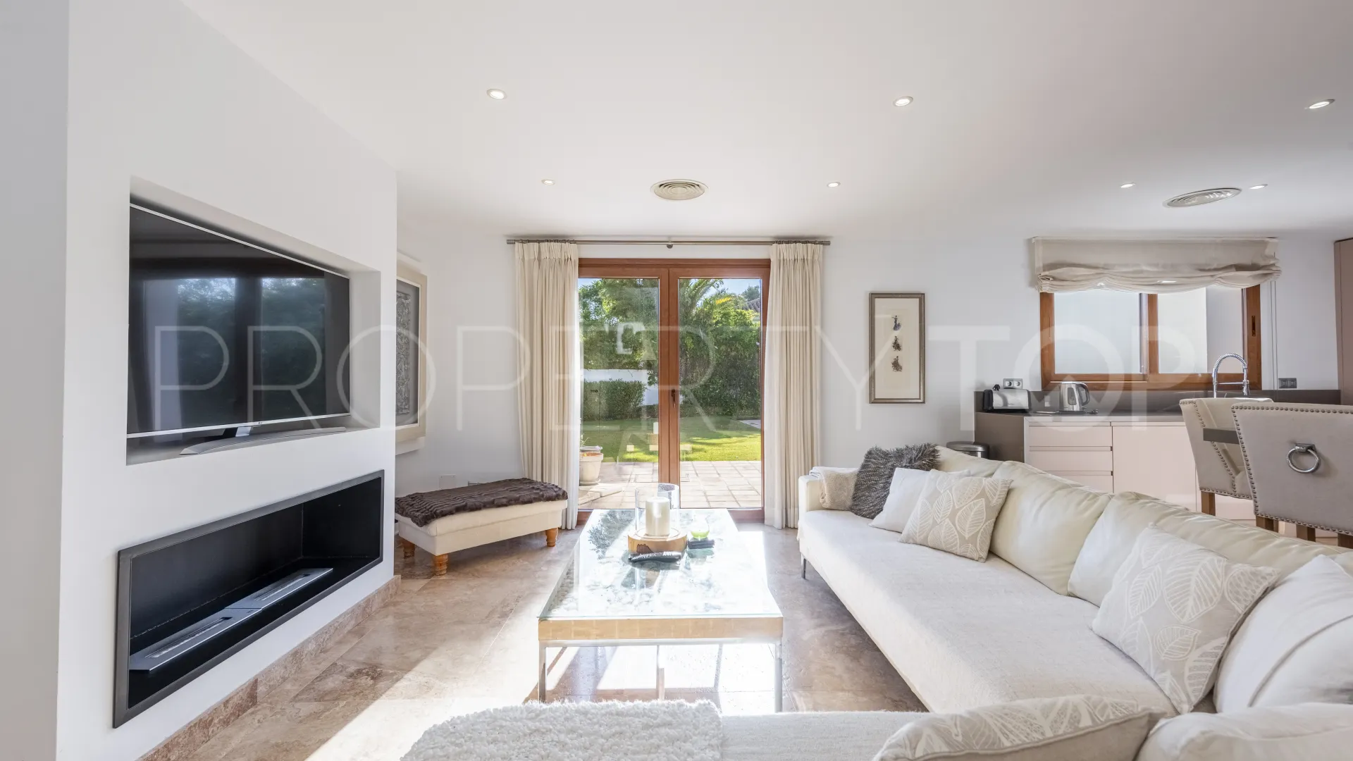 For sale villa in Zona B