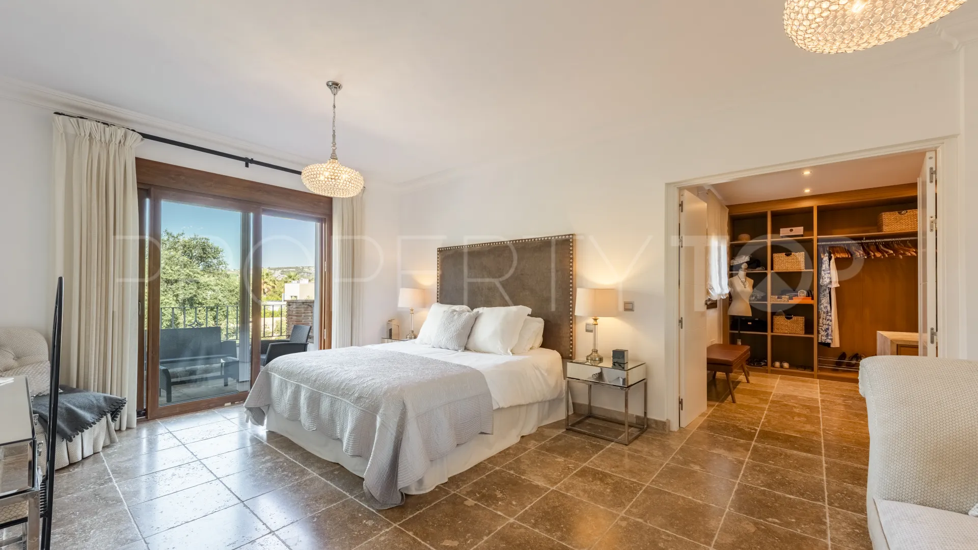 For sale villa in Zona B