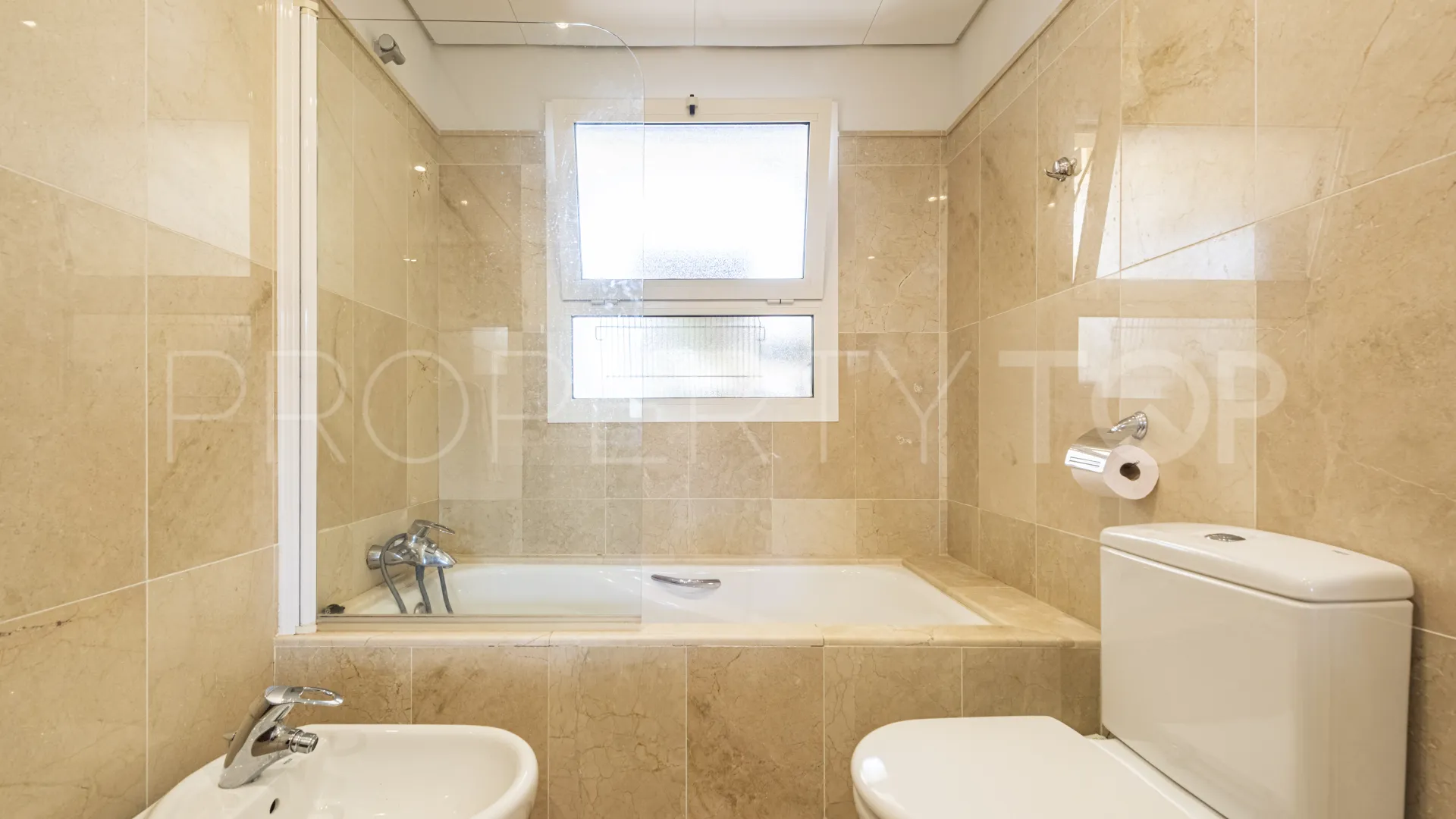 Apartamento de 3 dormitorios a la venta en San Roque Club