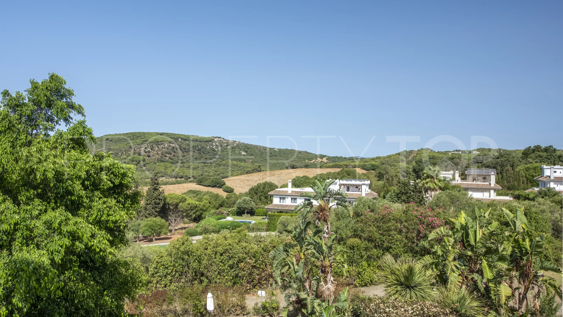 Apartamento de 3 dormitorios a la venta en San Roque Club