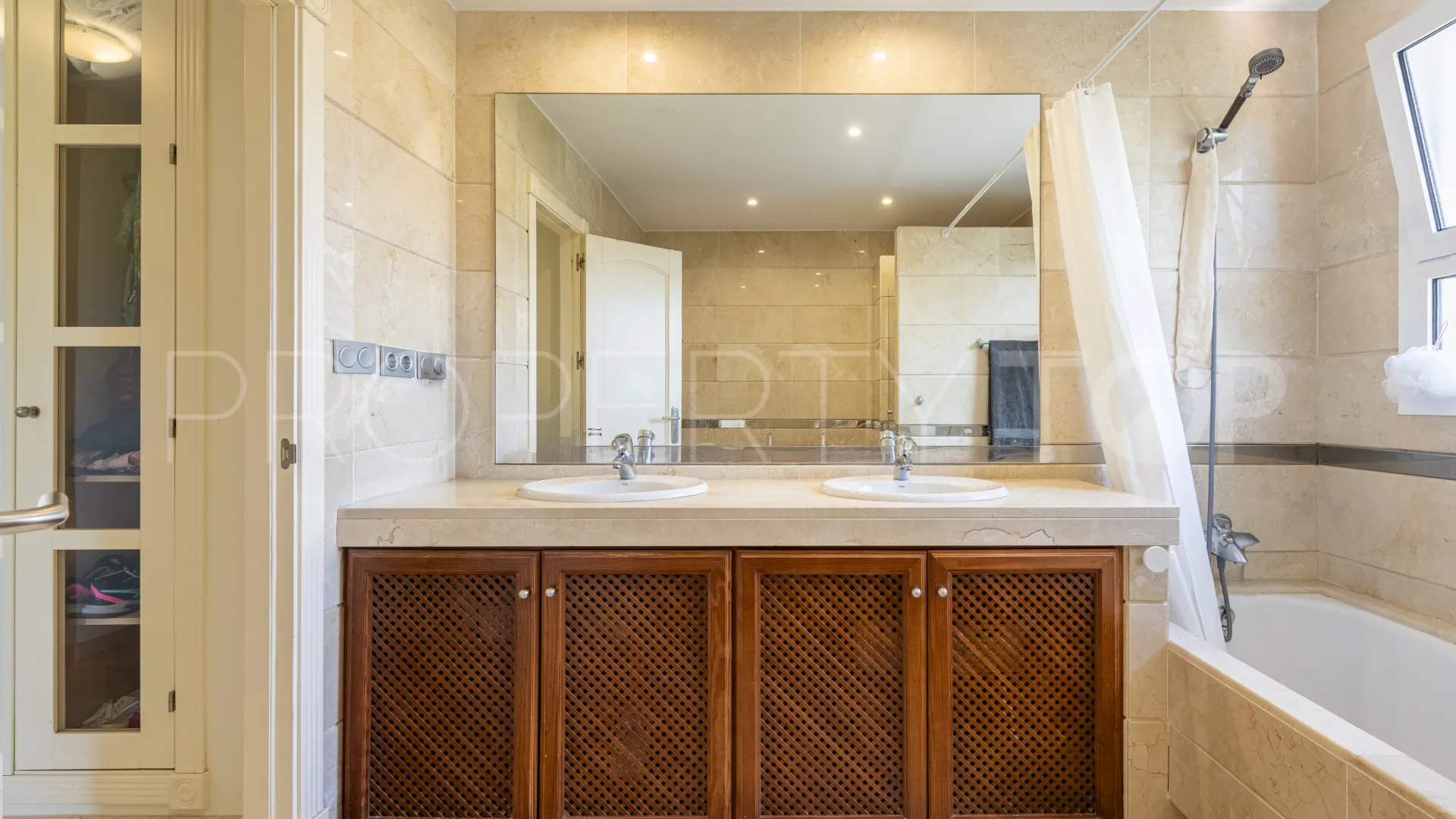 Apartamento de 3 dormitorios a la venta en San Roque Club