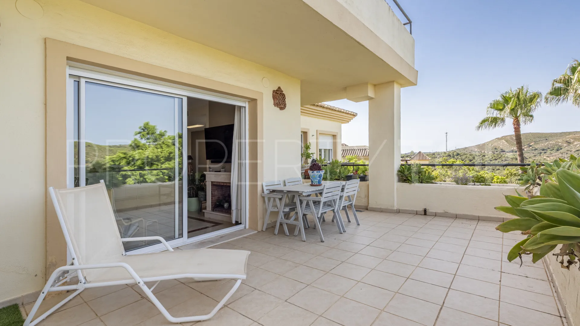Apartamento de 3 dormitorios a la venta en San Roque Club