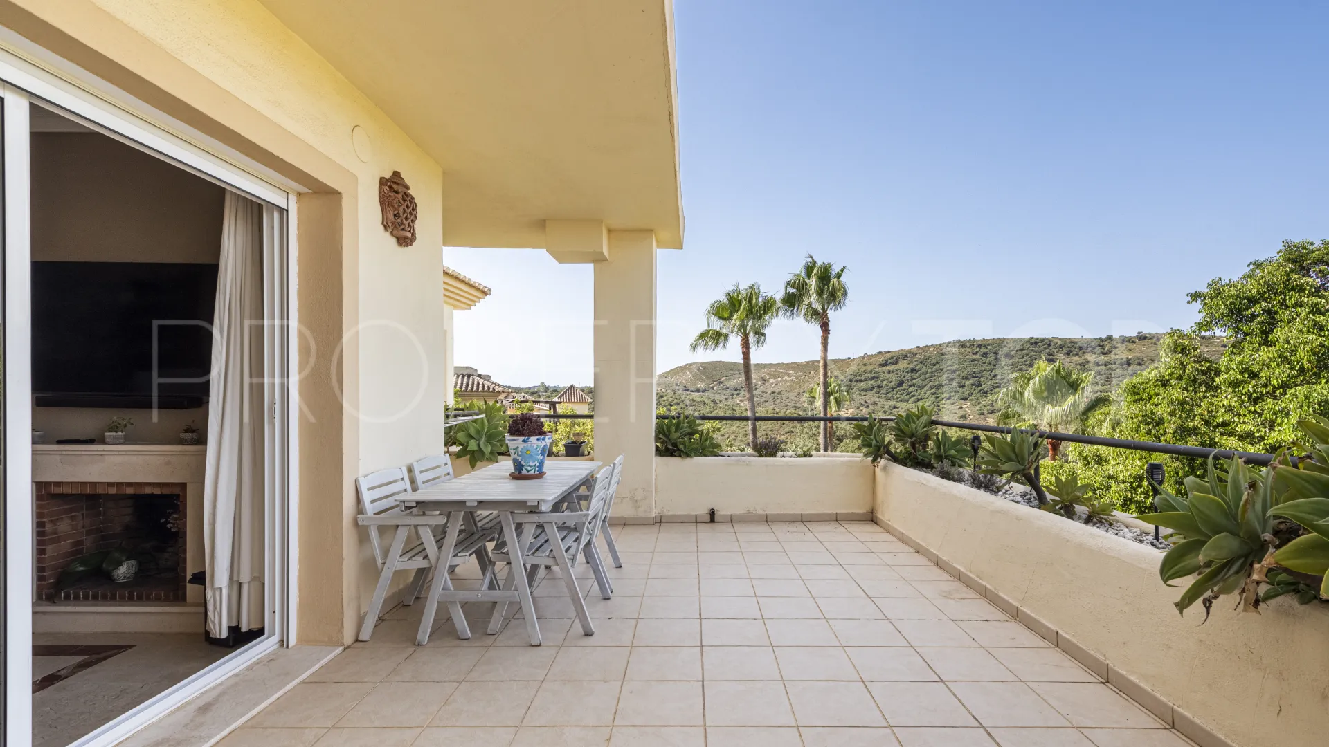 Apartamento de 3 dormitorios a la venta en San Roque Club