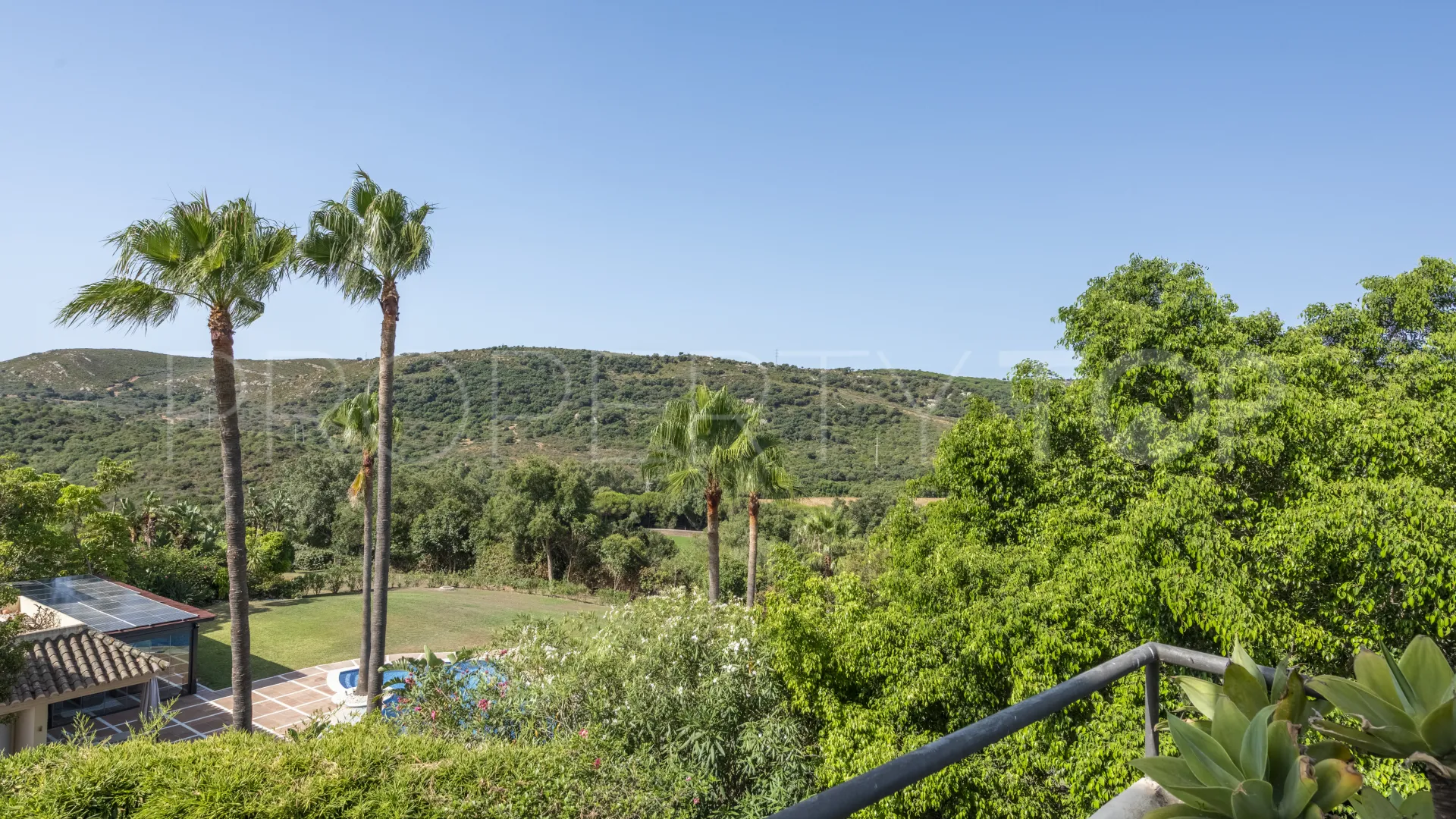 Apartamento de 3 dormitorios a la venta en San Roque Club