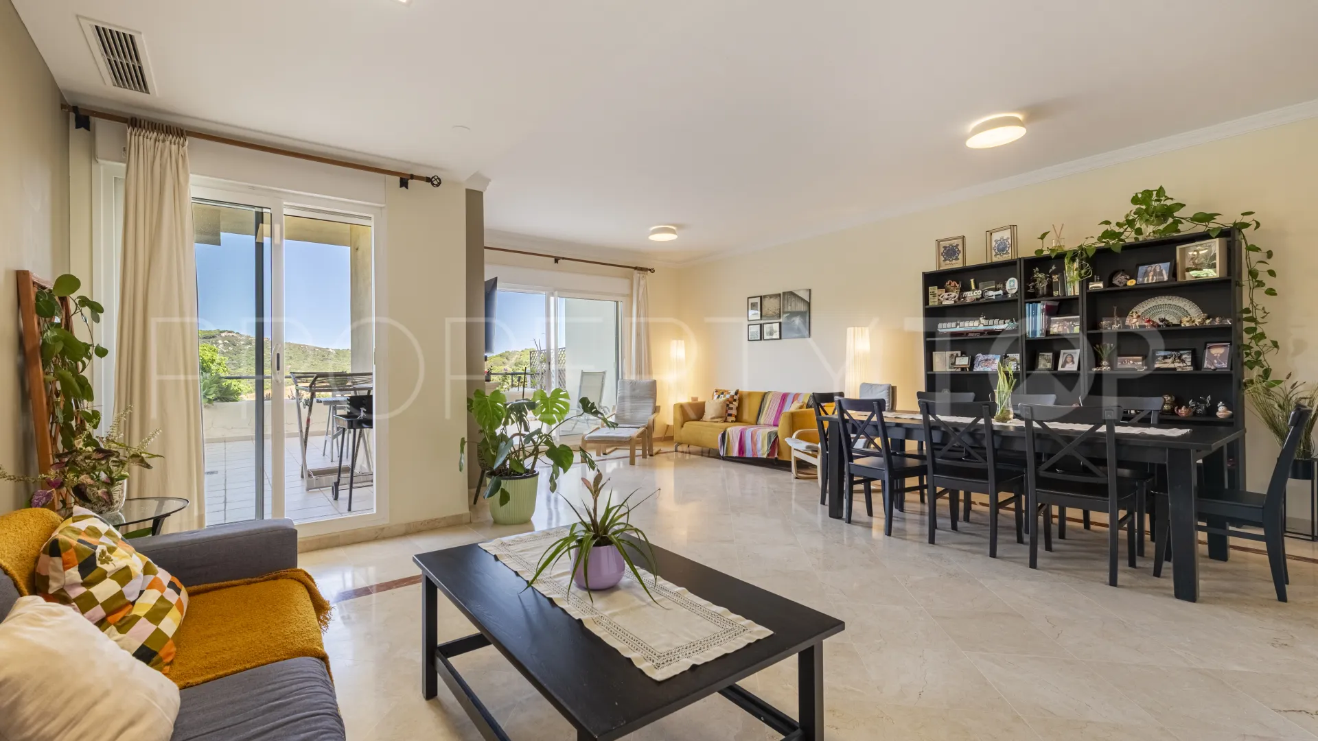Apartamento de 3 dormitorios a la venta en San Roque Club