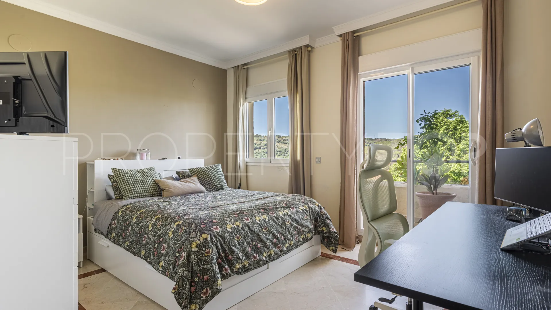 Apartamento de 3 dormitorios a la venta en San Roque Club