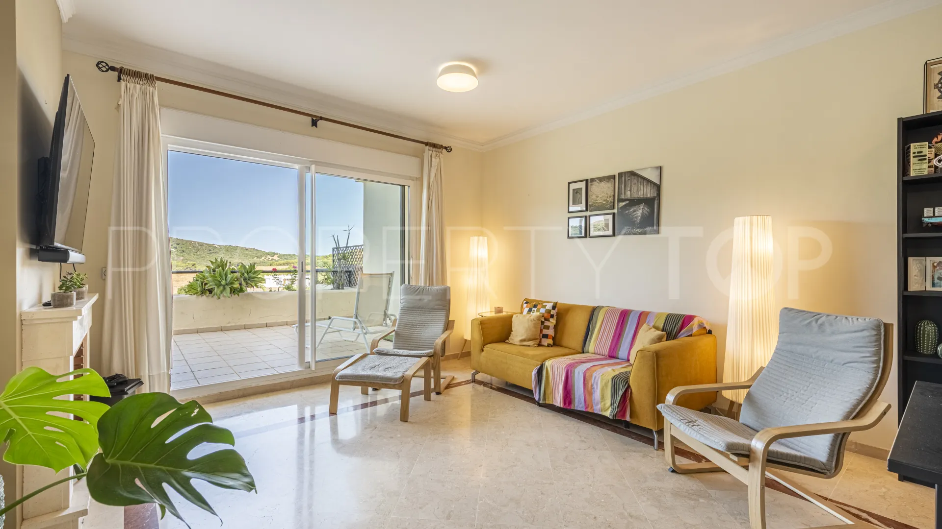 Apartamento de 3 dormitorios a la venta en San Roque Club