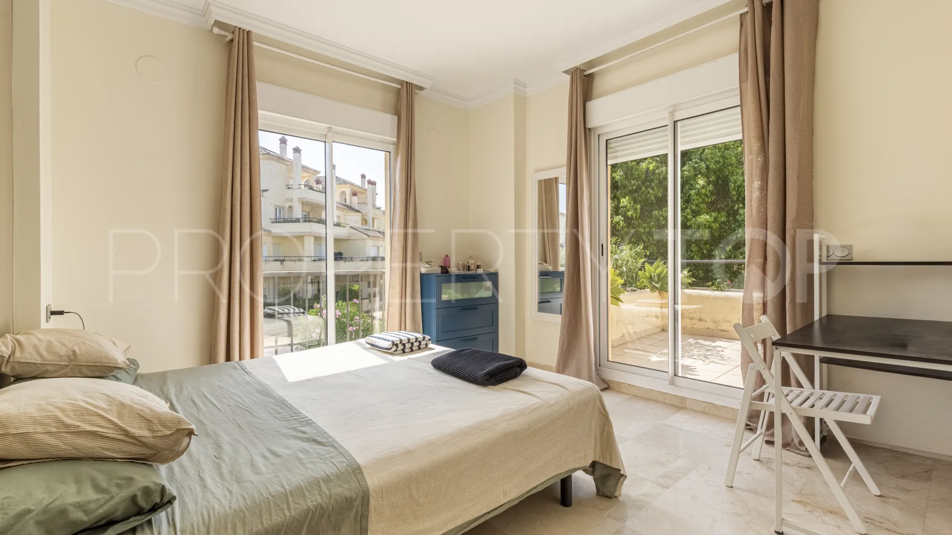 Apartamento de 3 dormitorios a la venta en San Roque Club