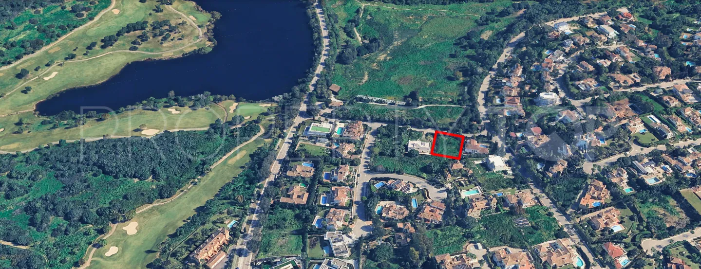 Plot for sale in Zona F