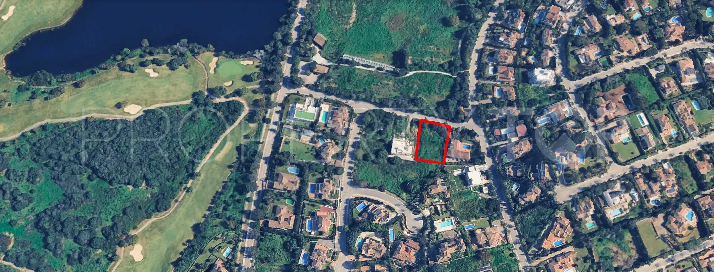 Plot for sale in Zona F