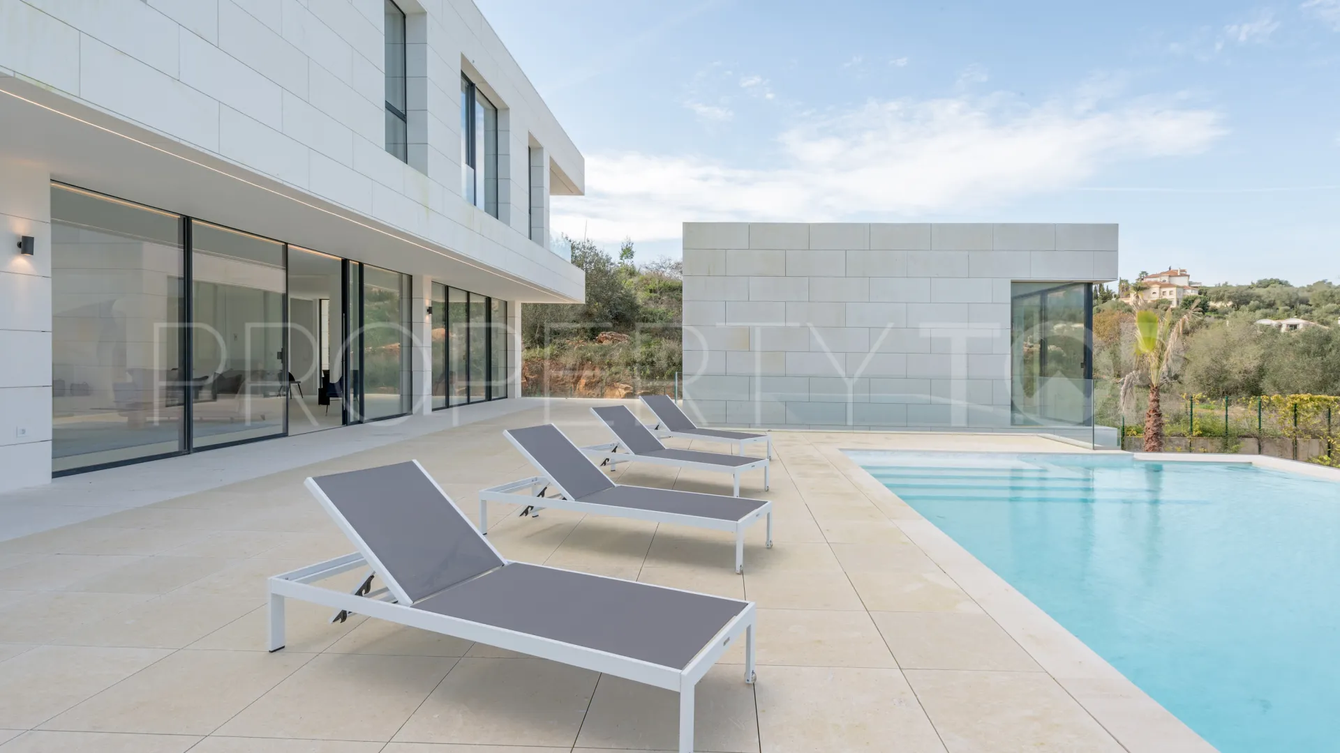 For sale villa in Sotogrande Alto