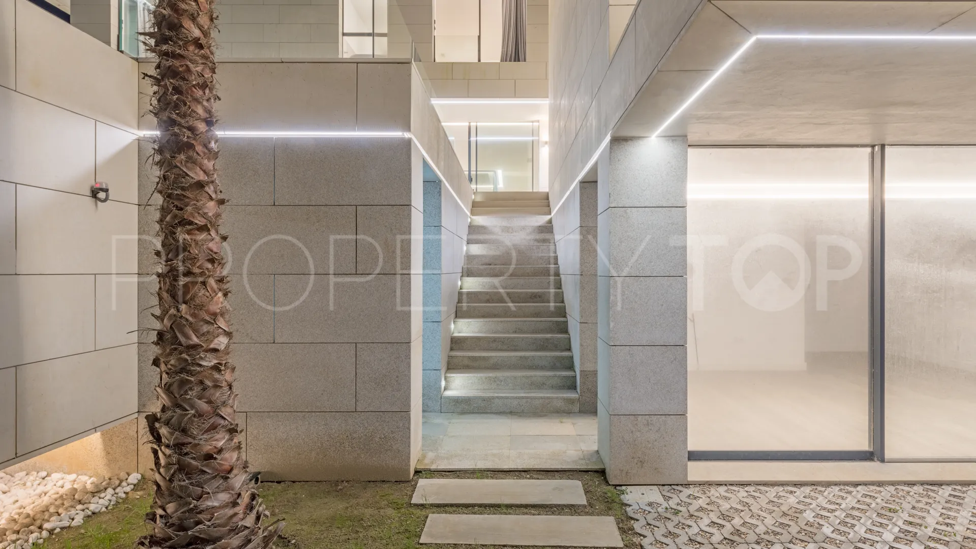 For sale villa in Sotogrande Alto