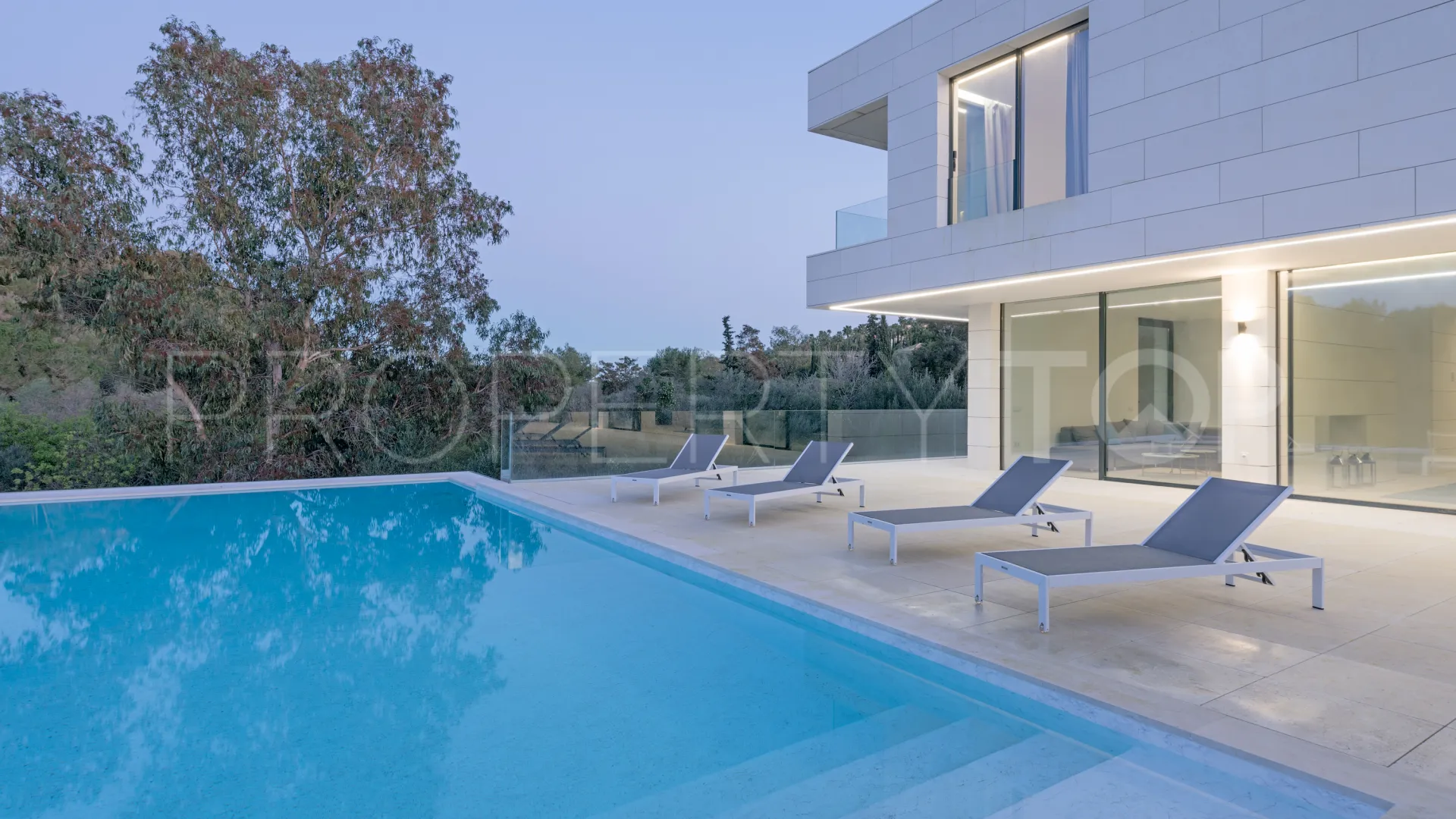 For sale villa in Sotogrande Alto