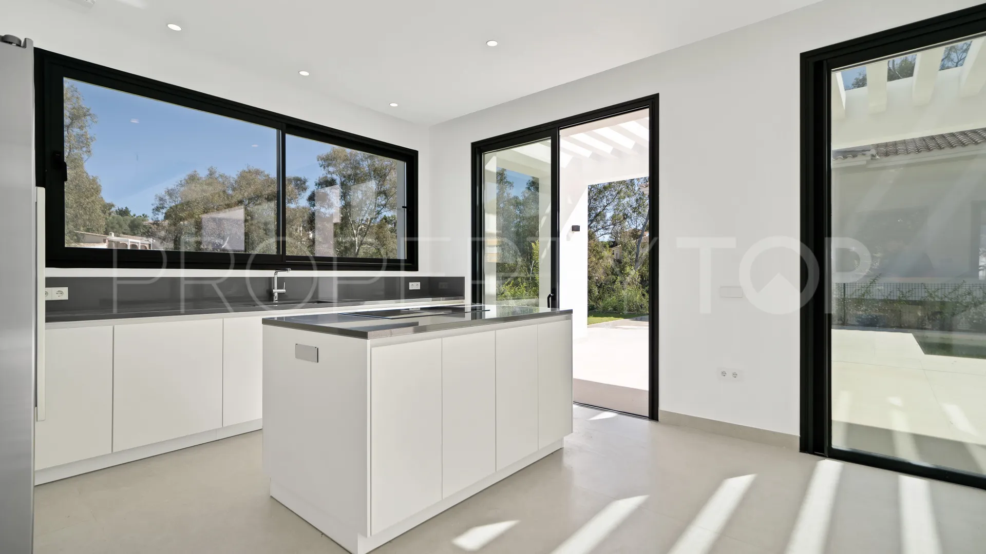 Calahonda, villa en venta