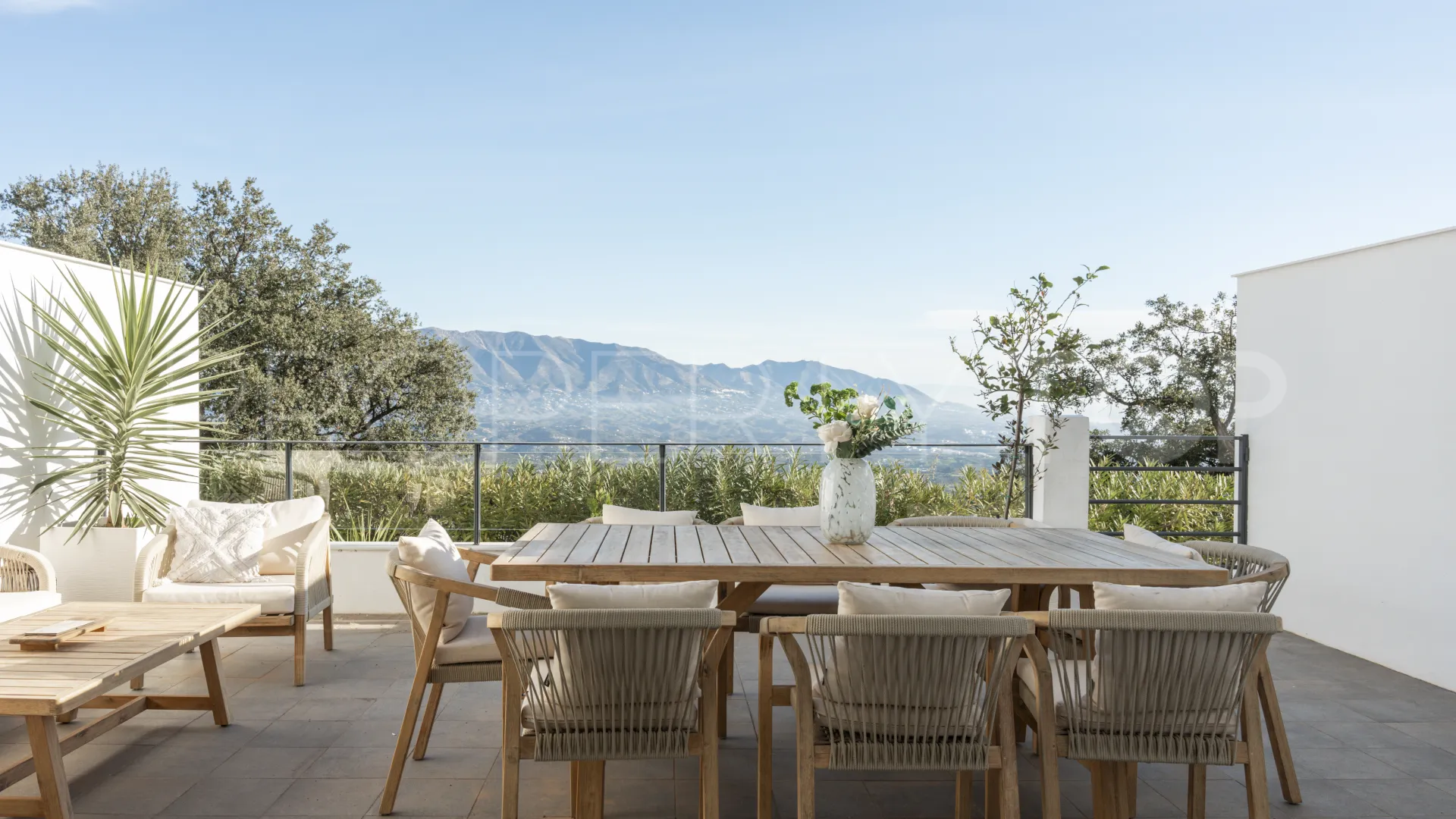 For sale town house in La Mairena with 4 bedrooms